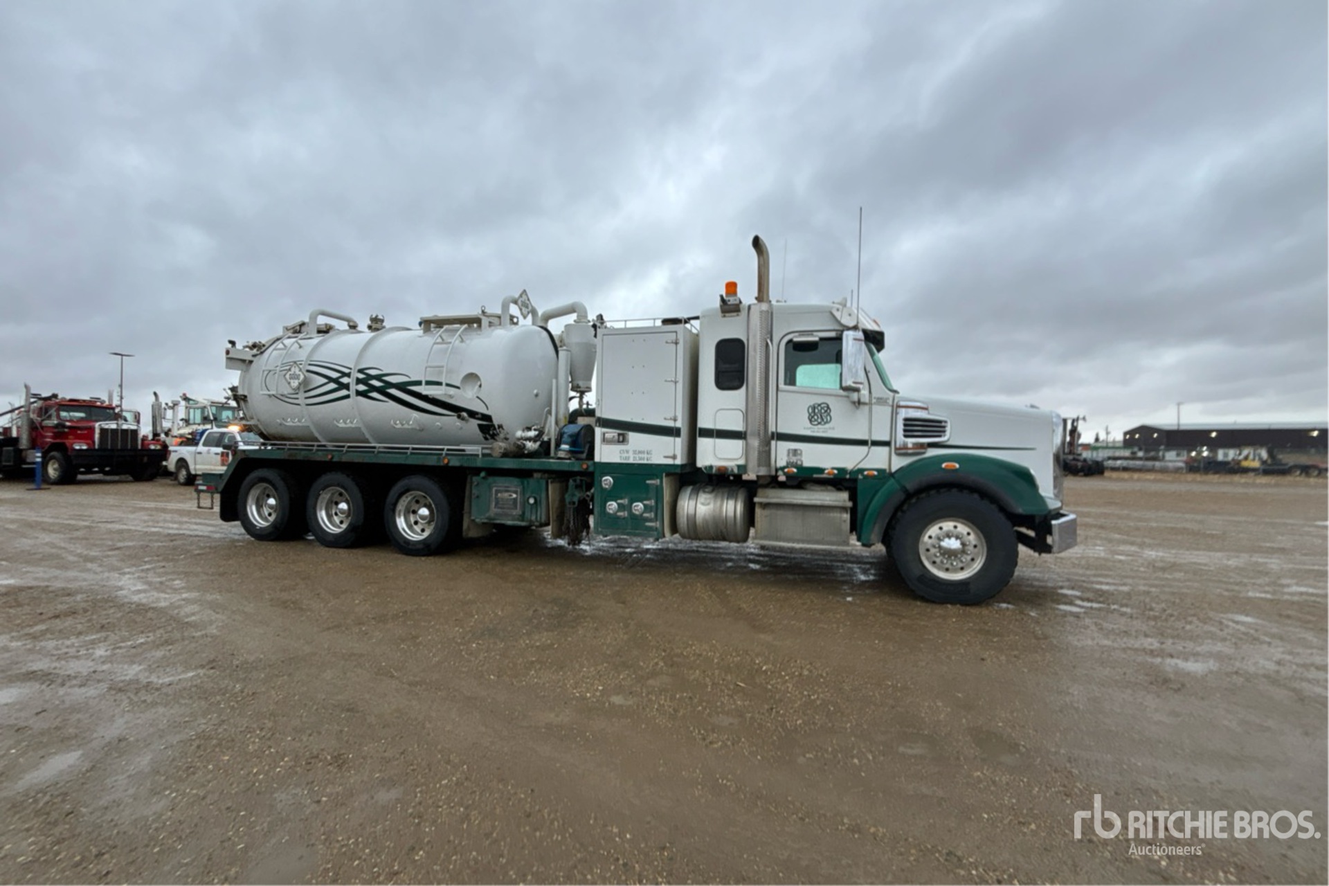 2014 Freightliner CORONADO 122
