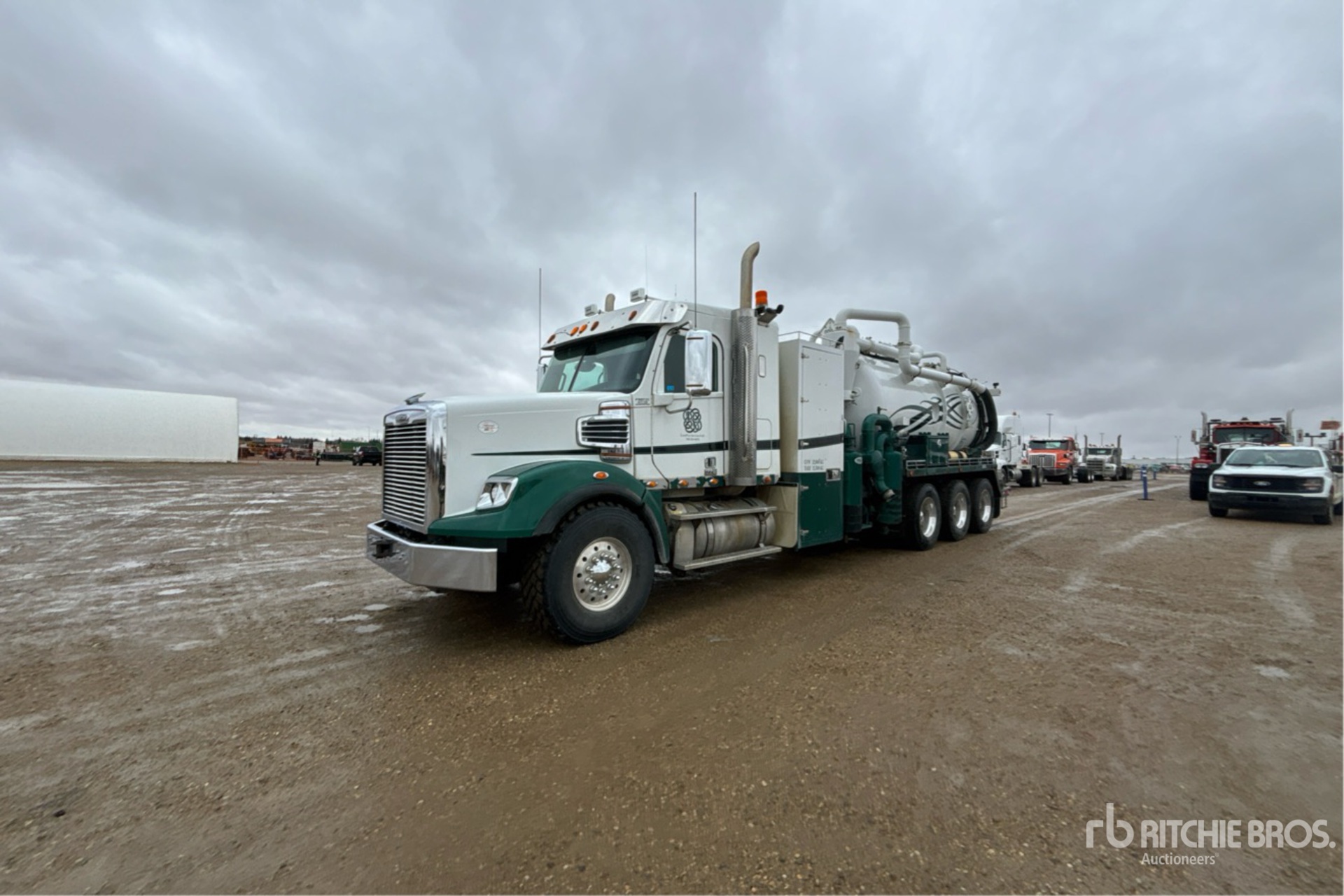 2014 Freightliner CORONADO 122