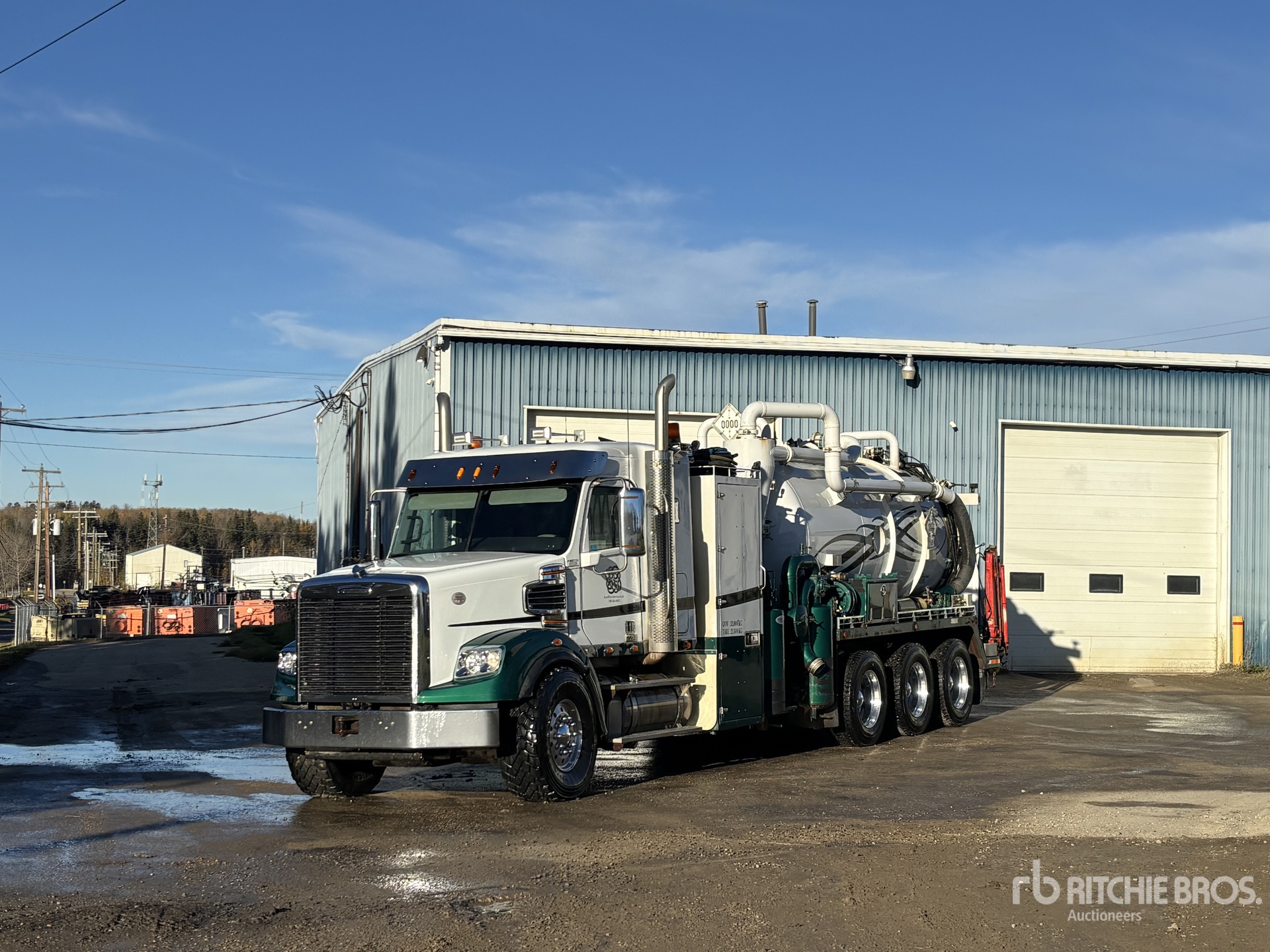 Photo of 2014 Freightliner CORONADO 122