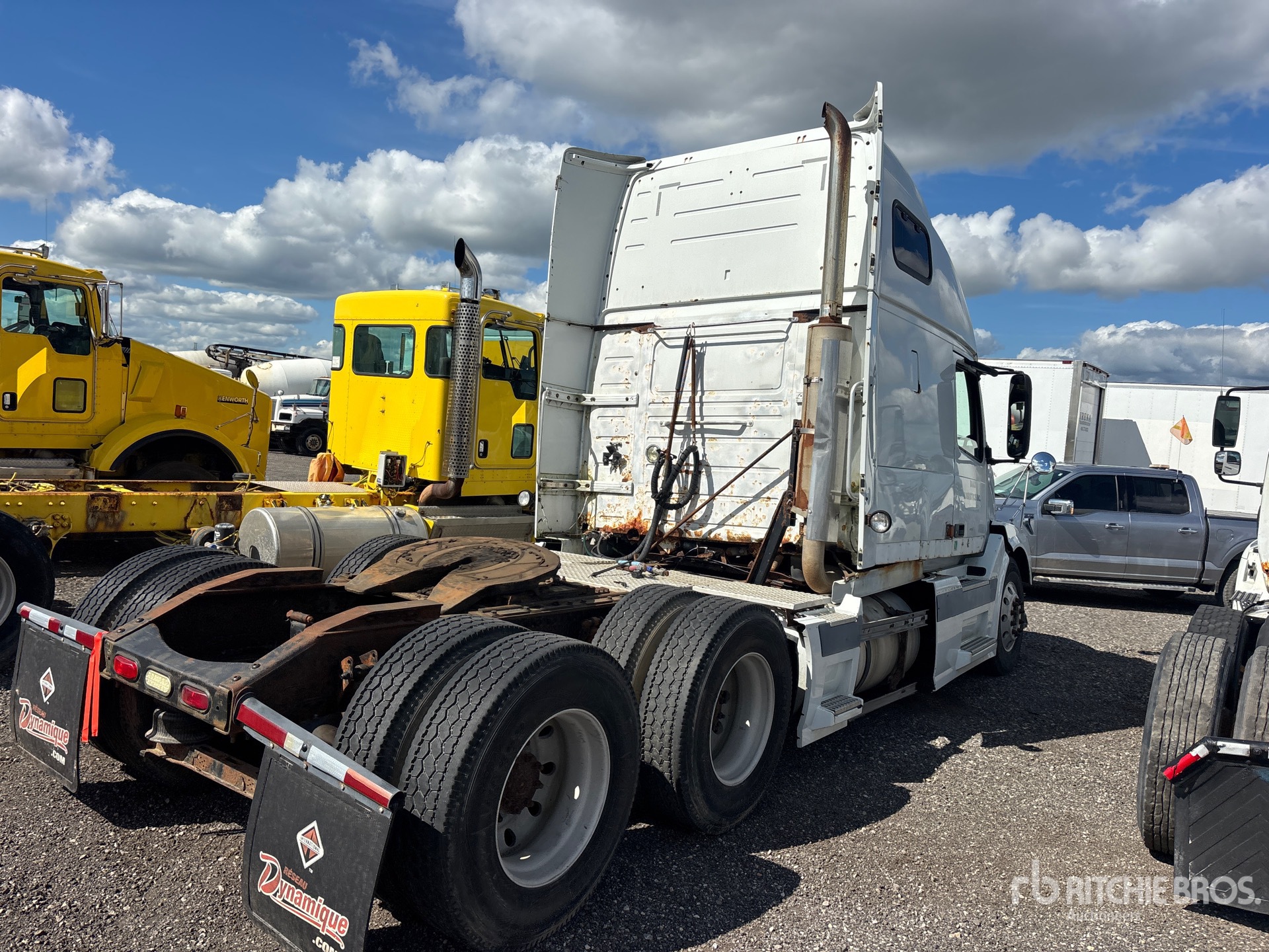 2005 Volvo VNL