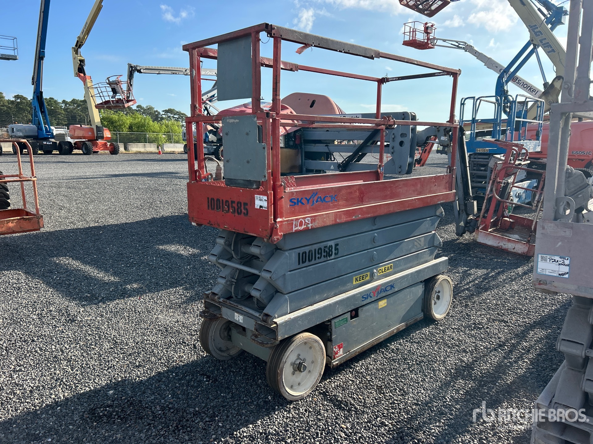 2012 Skyjack SJ3226