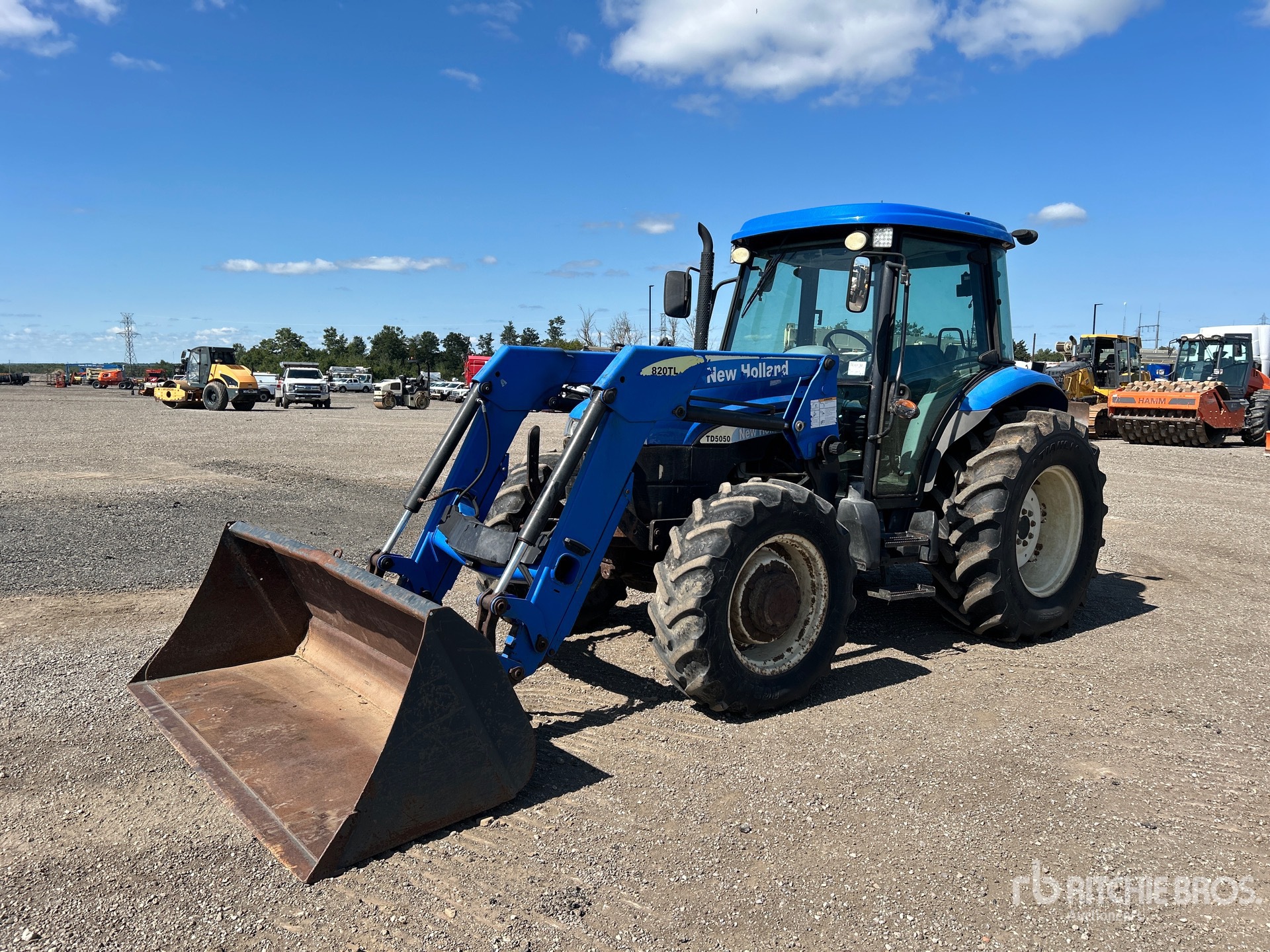 Photo of 2009 New Holland TD5050