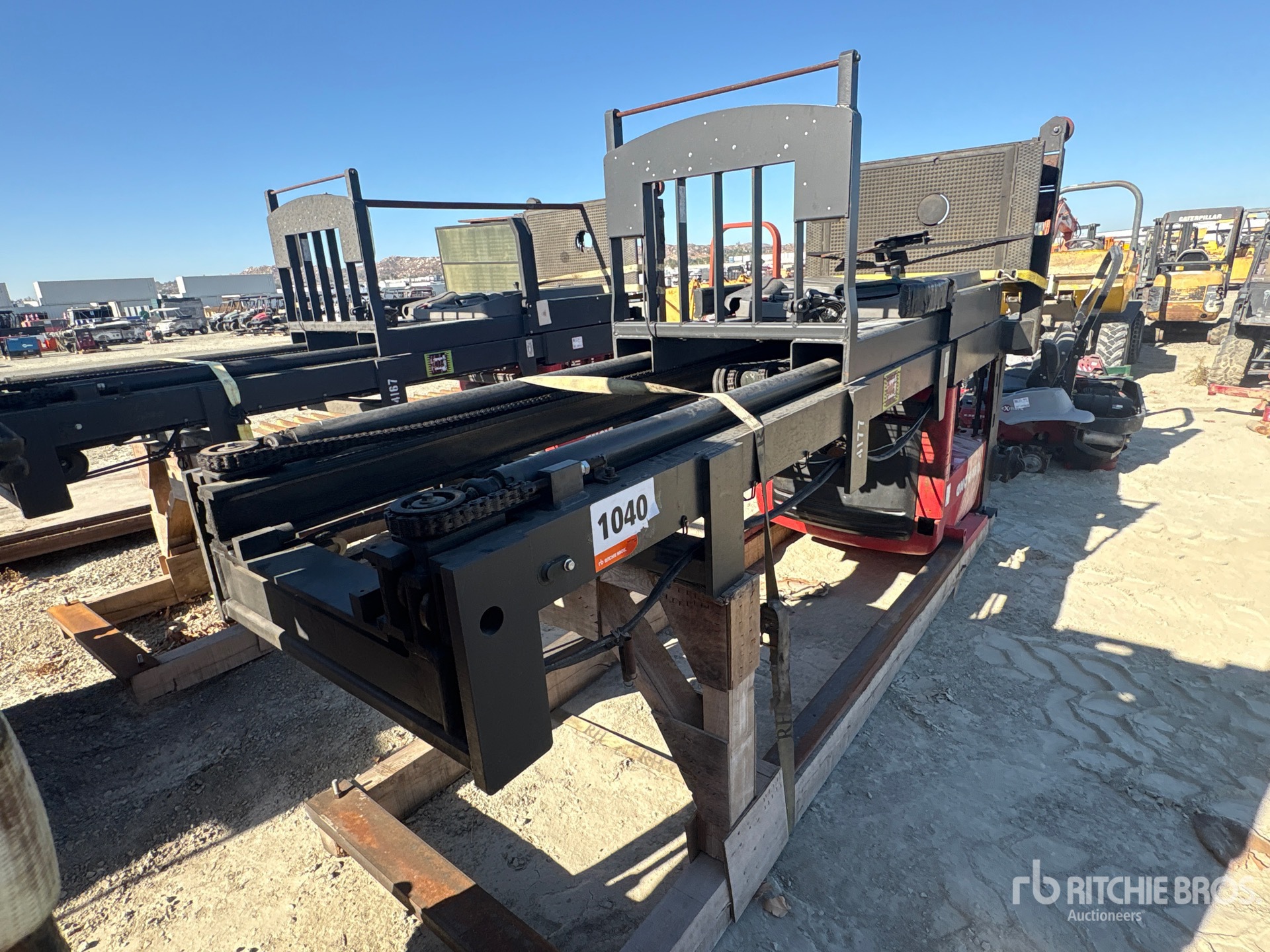 2016 Raymond 1125 LB