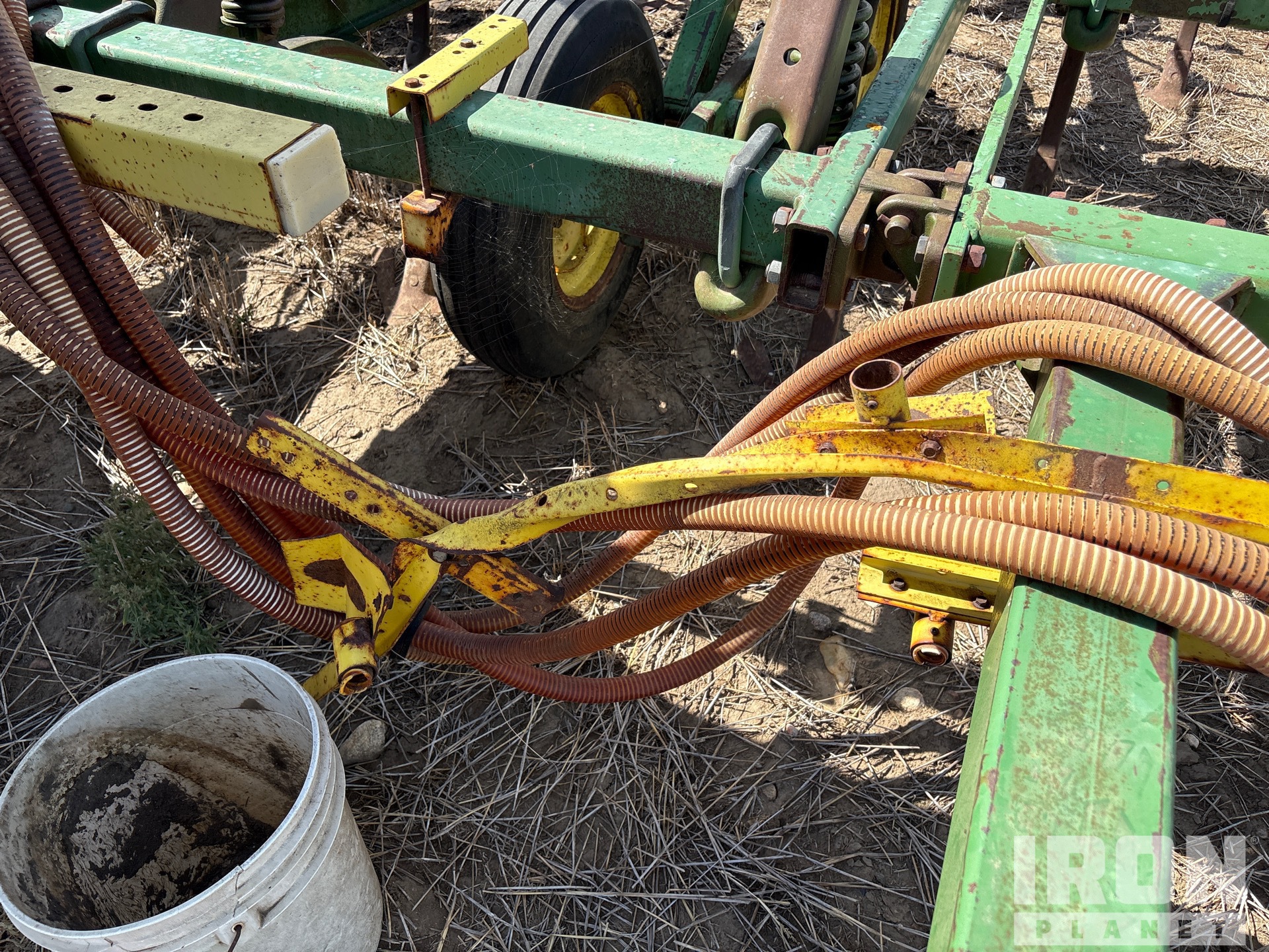 John Deere 1610