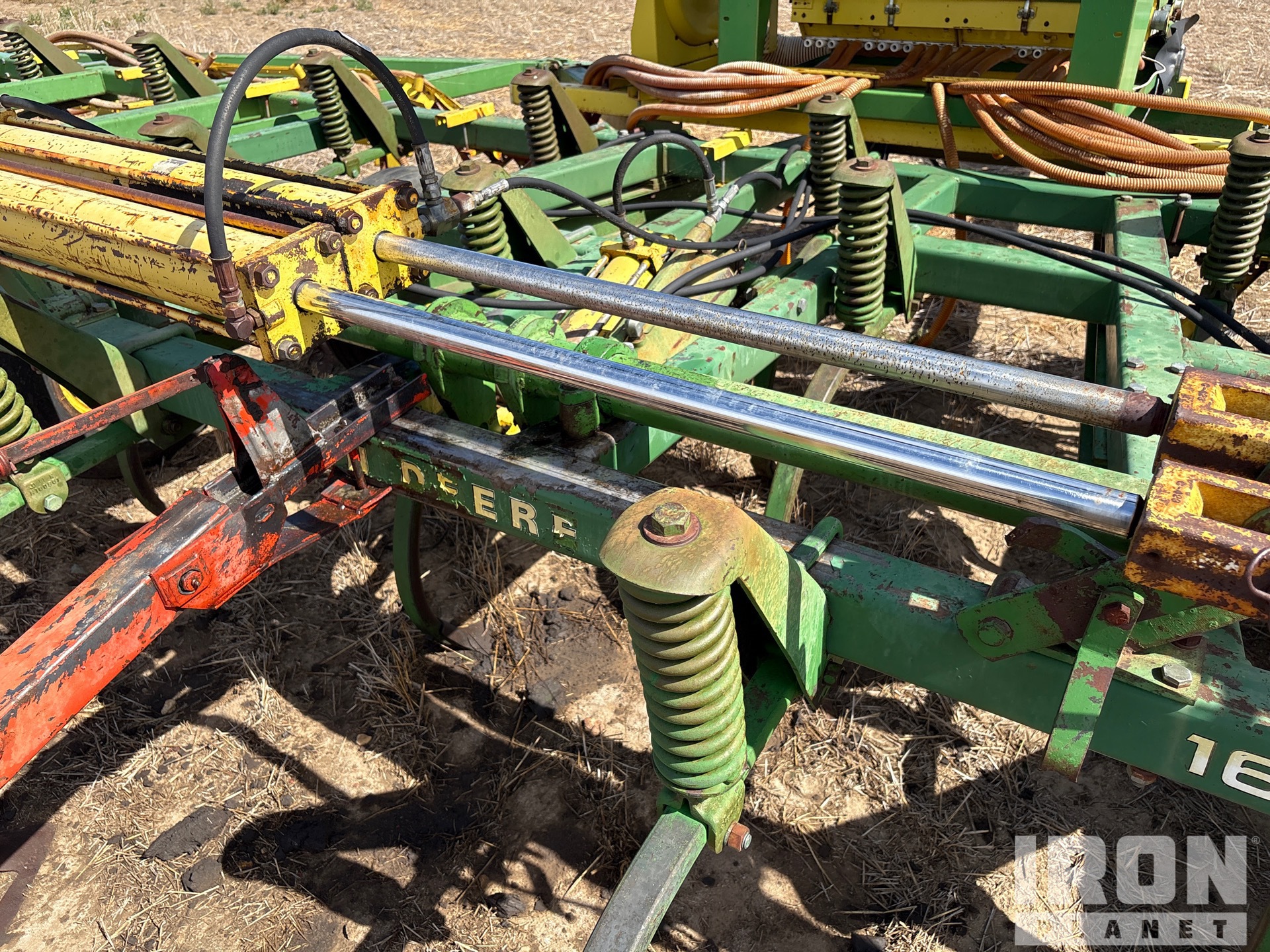John Deere 1610