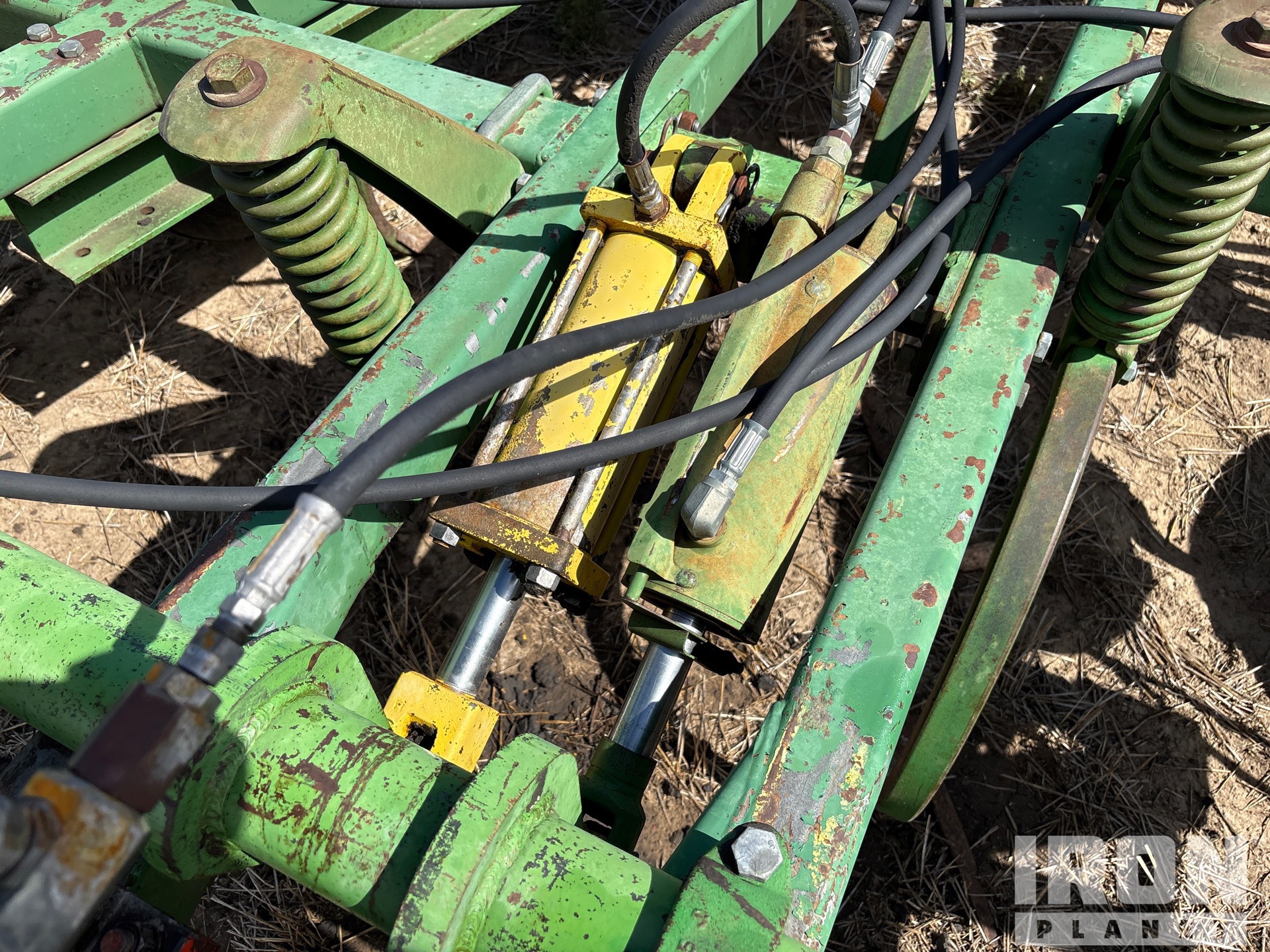 John Deere 1610