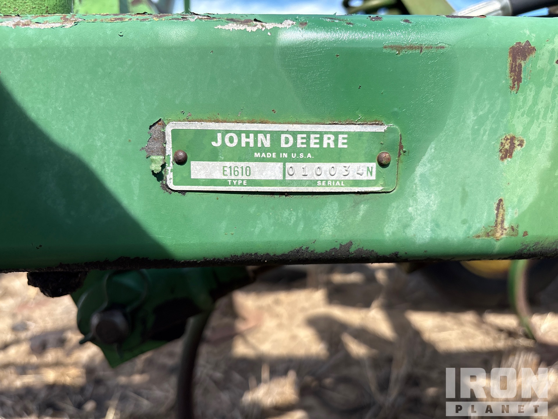 John Deere 1610