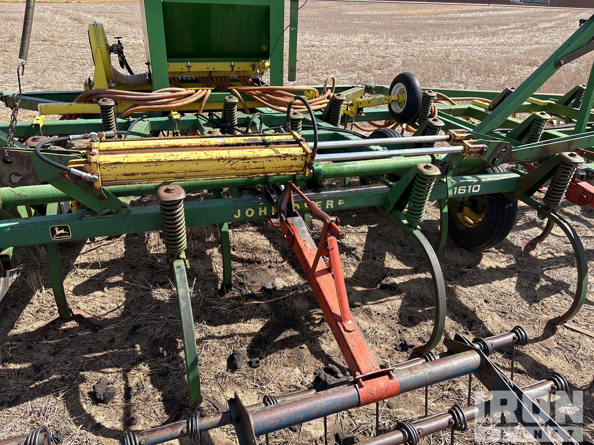 John Deere 1610