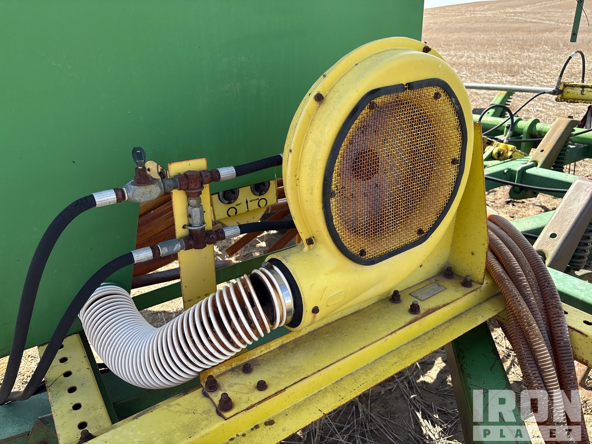 John Deere 1610