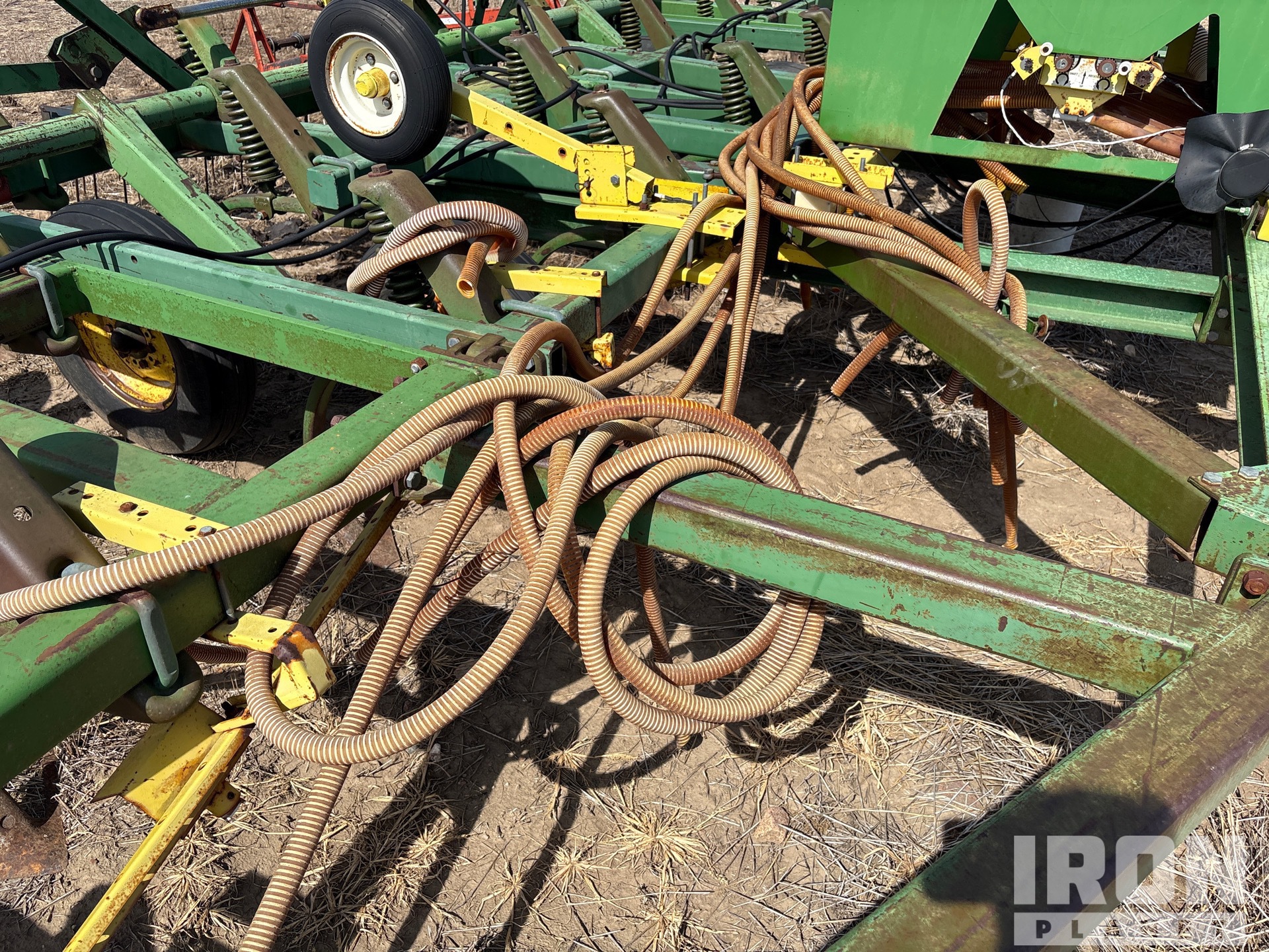 John Deere 1610