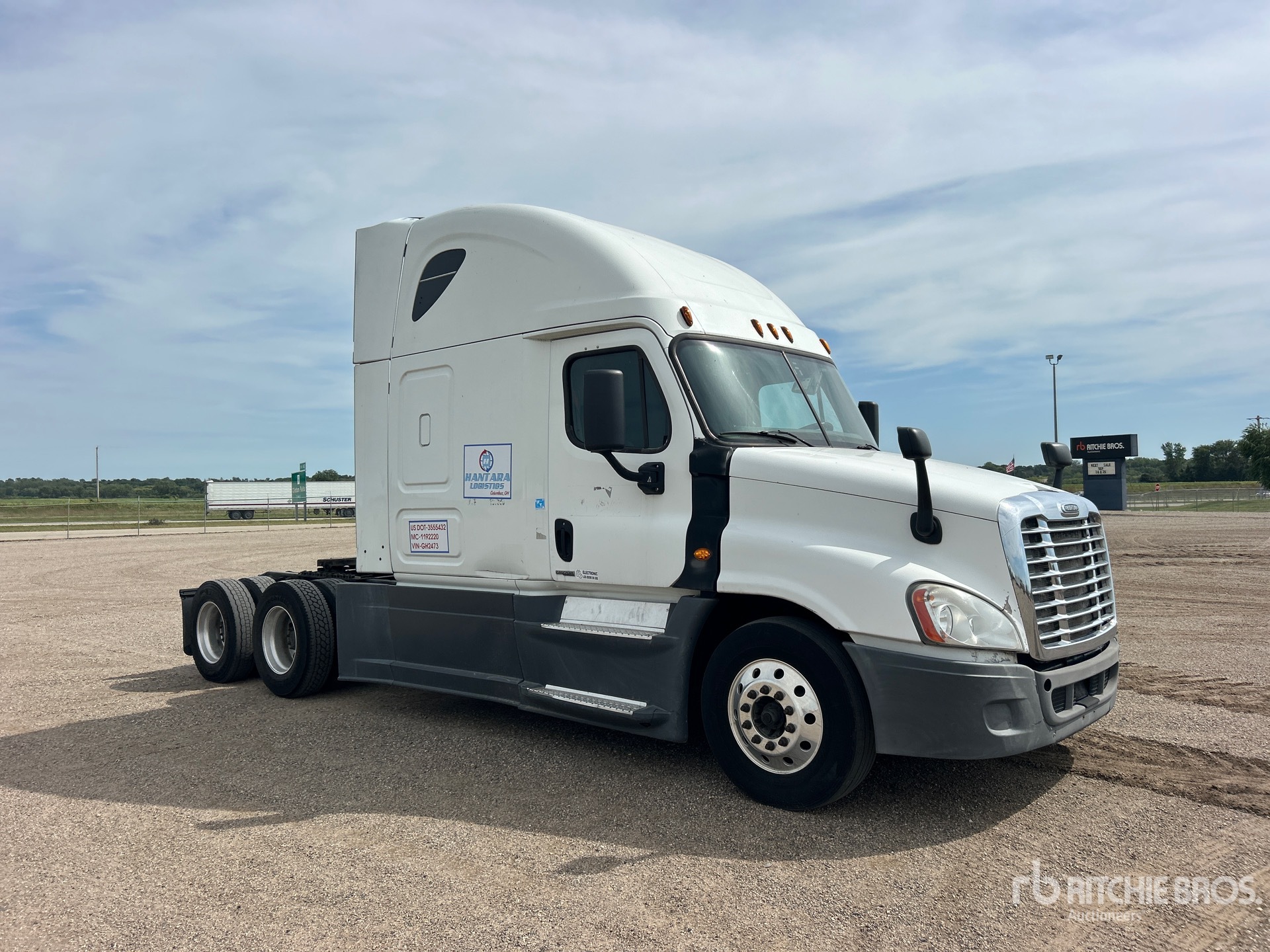 2015 Freightliner CASCADIA 113