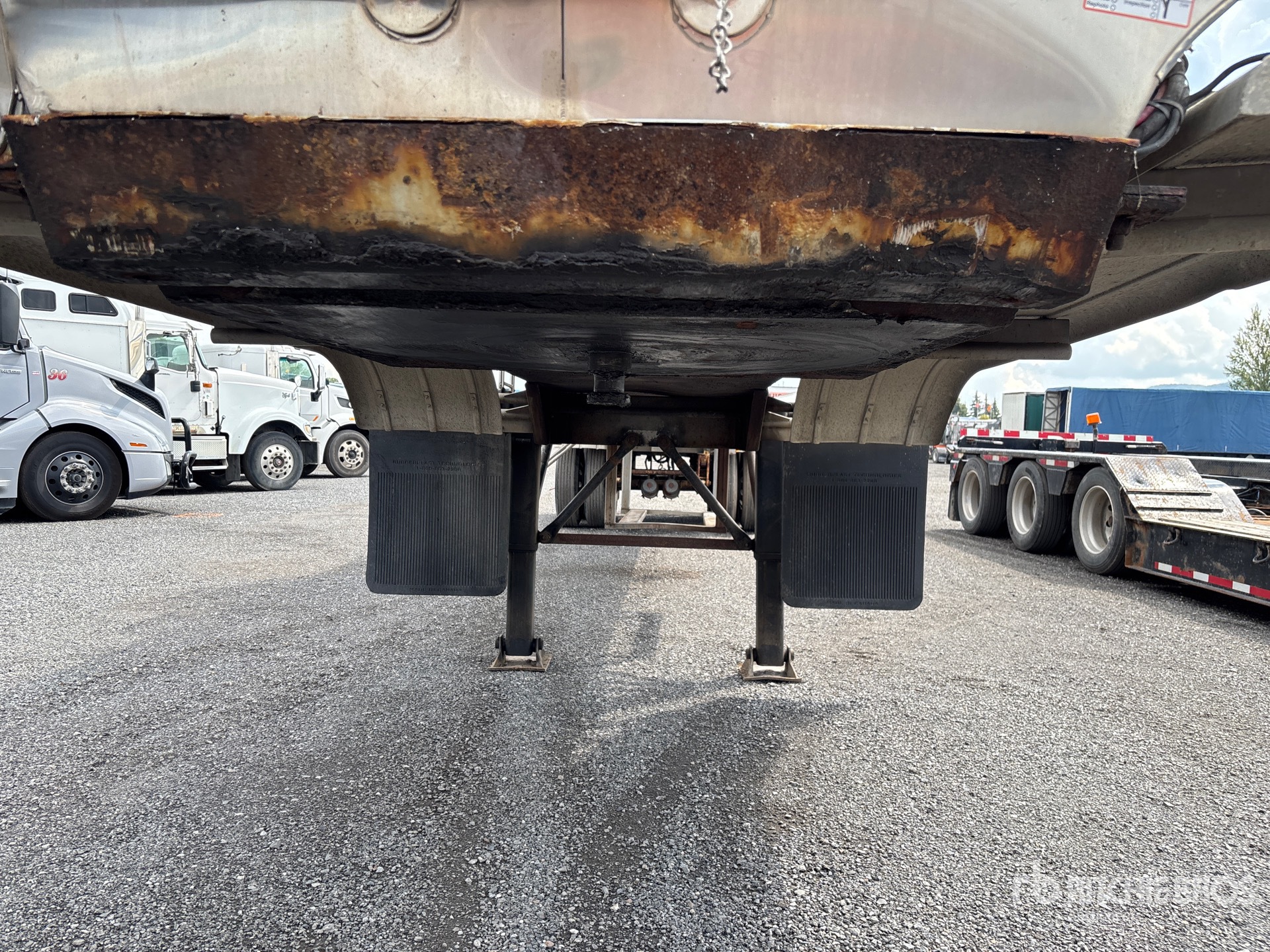 2002 Tremcar 7000 GAL T/A
