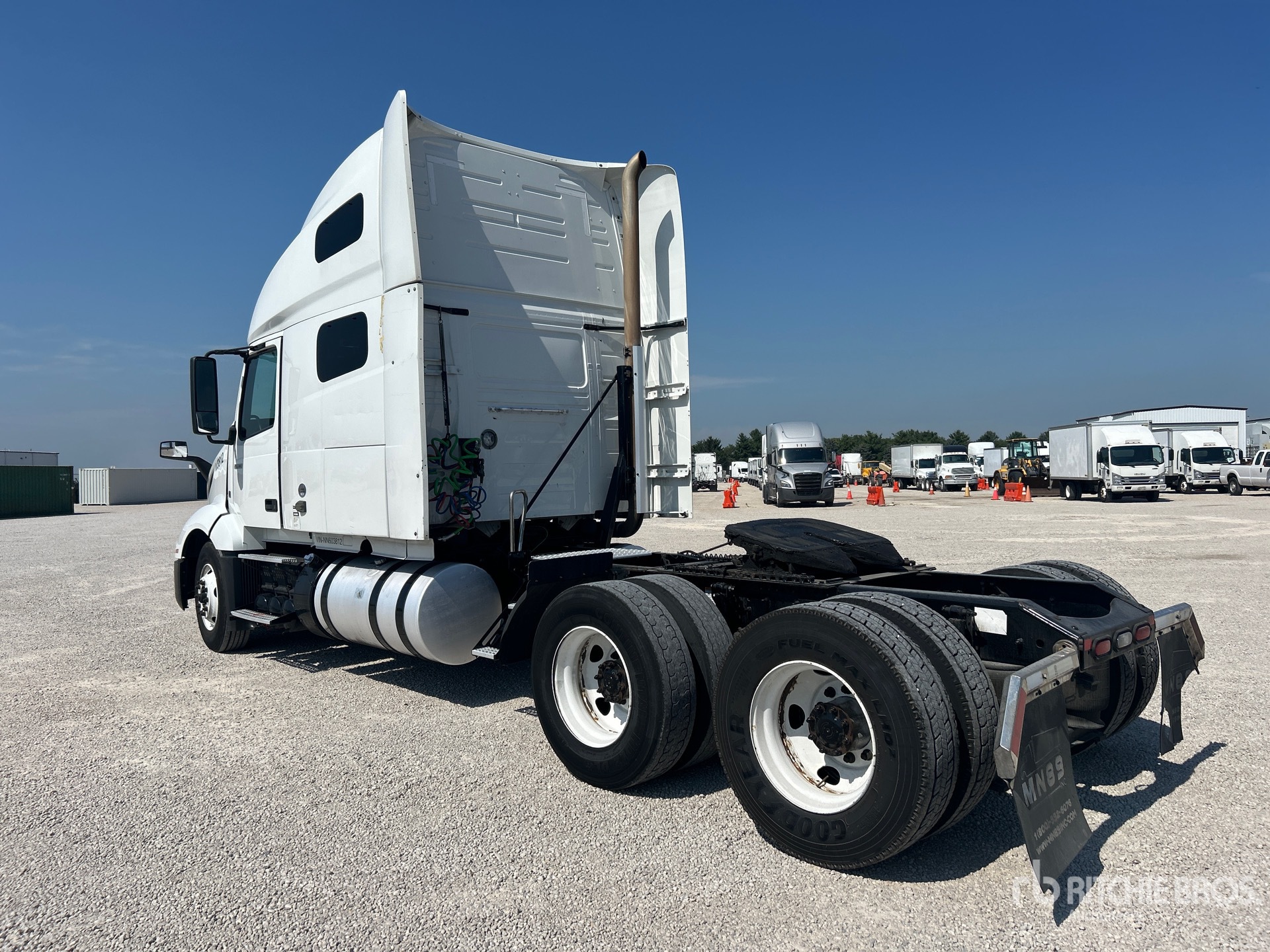 2022 Volvo VNL780