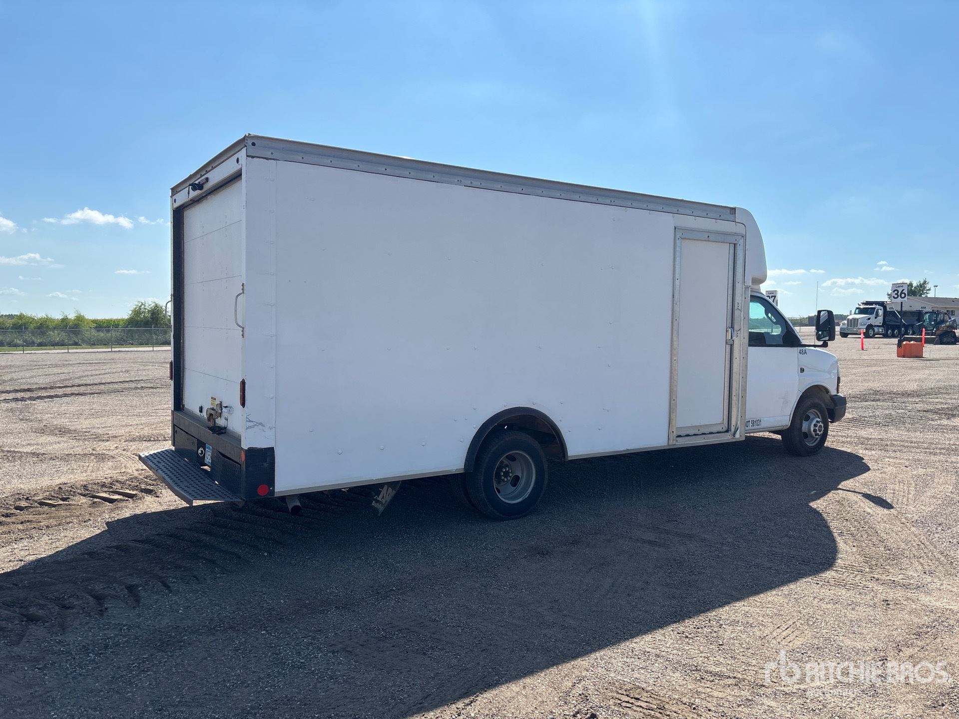 2021 GMC SAVANA G3500
