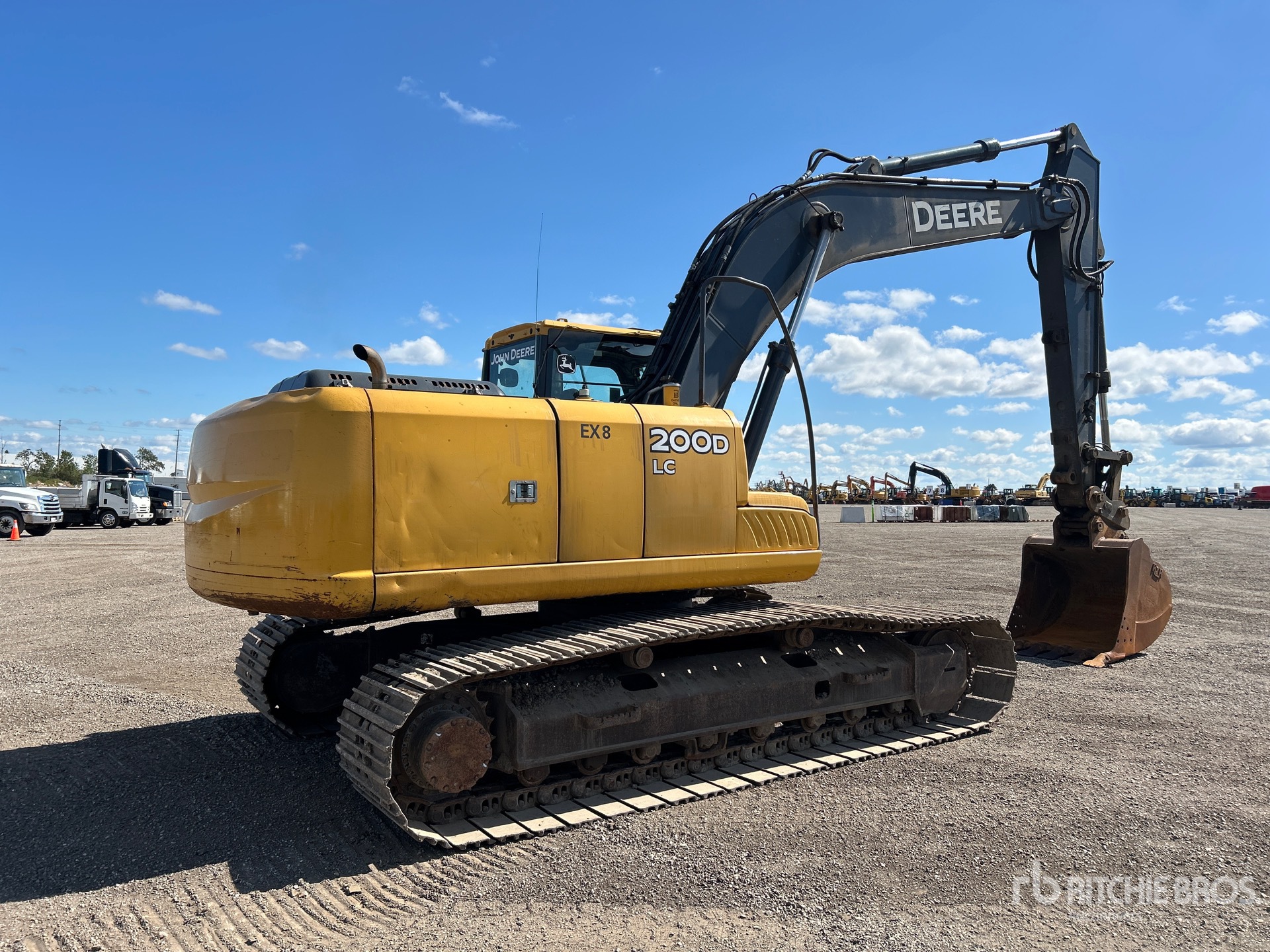 2011 John Deere 200D LC