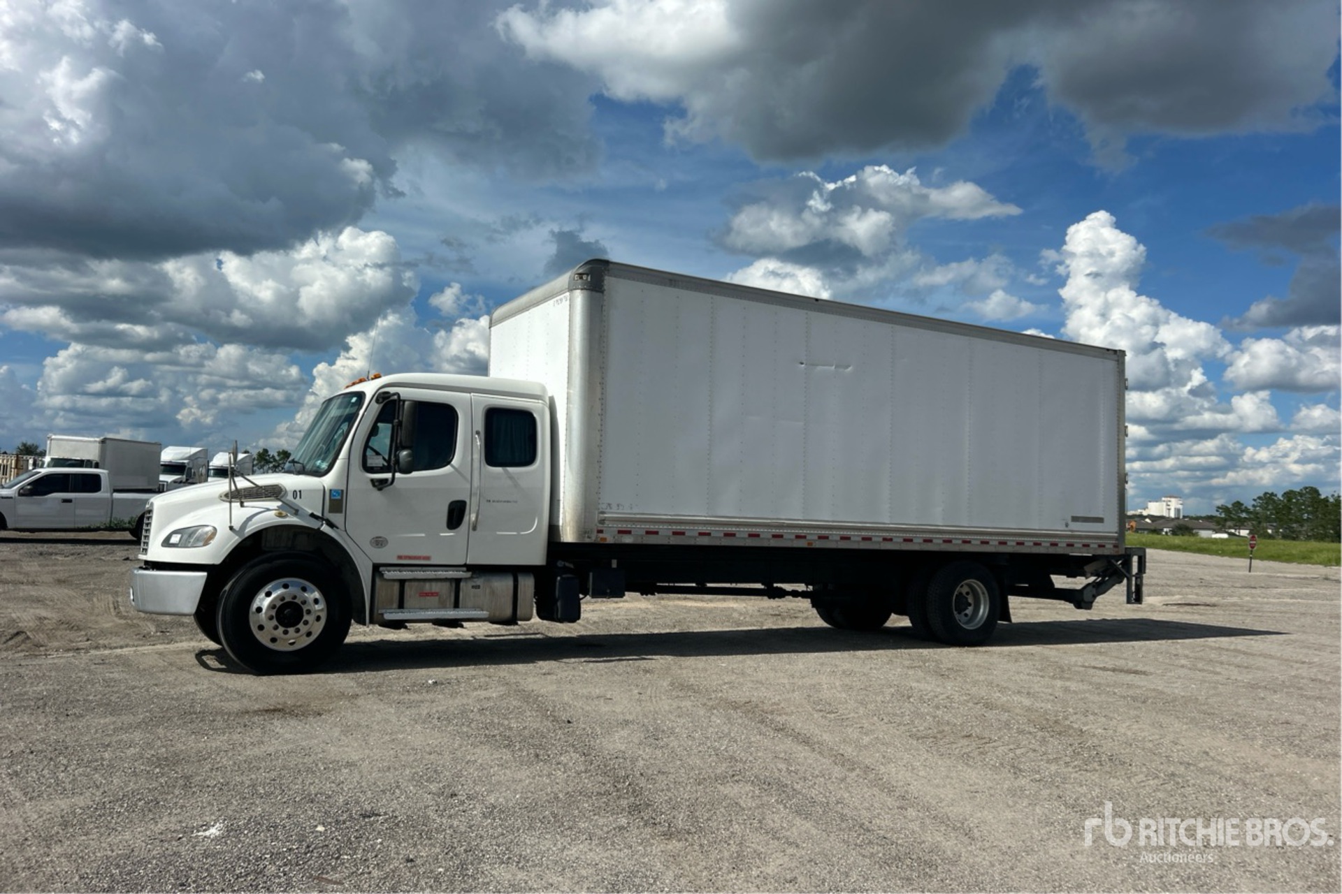2019 Freightliner M2106