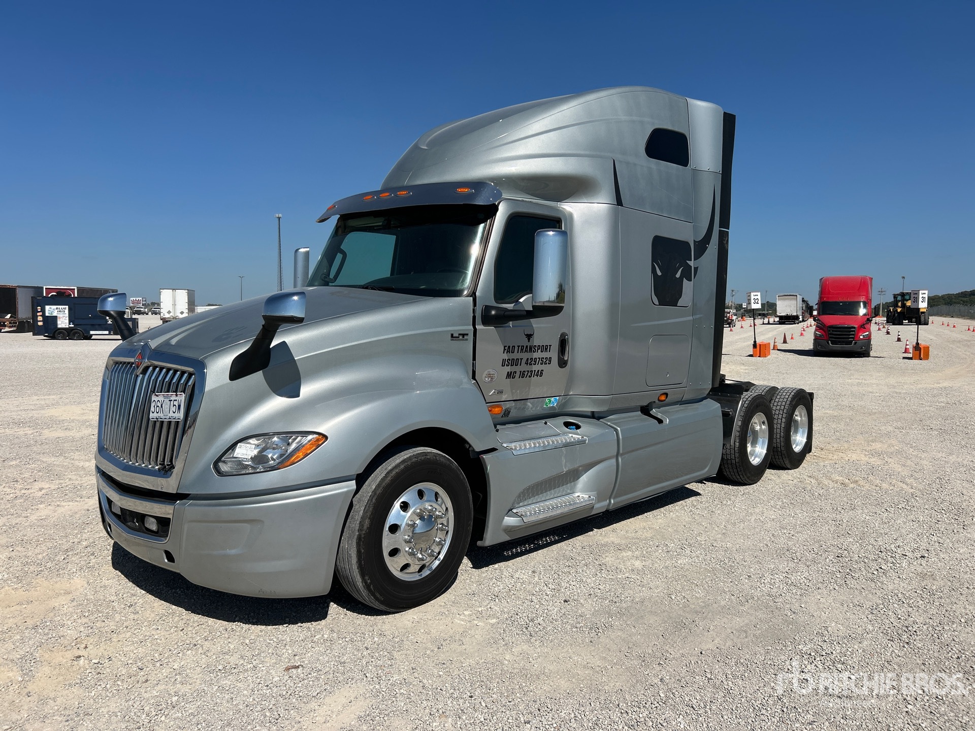 2022 International LT625
