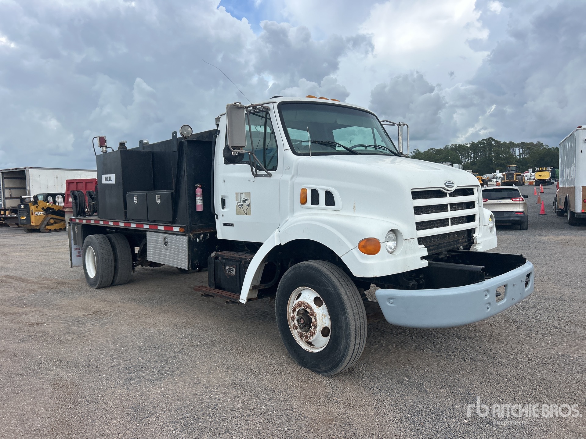 2000 Sterling L7500