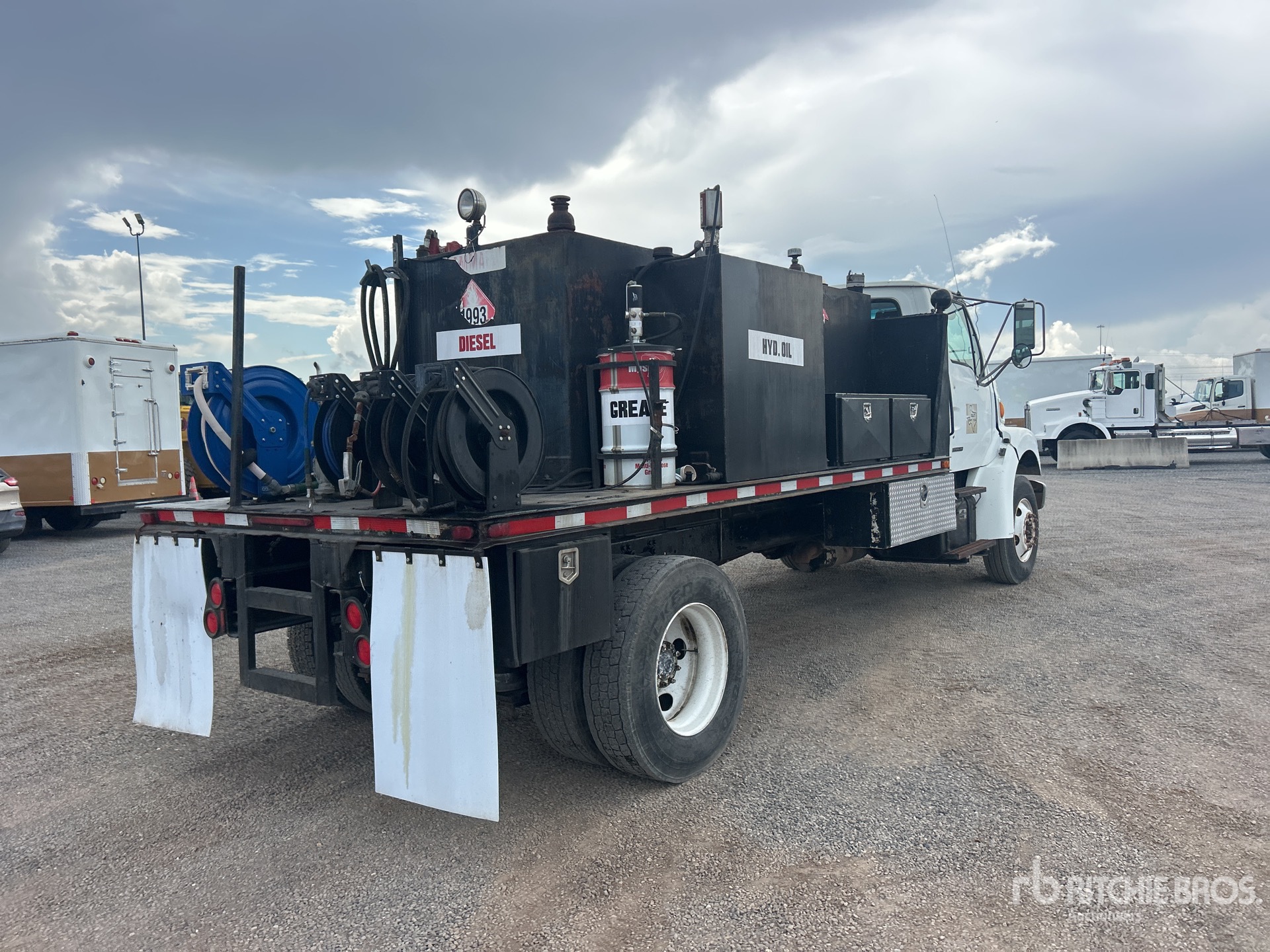 2000 Sterling L7500