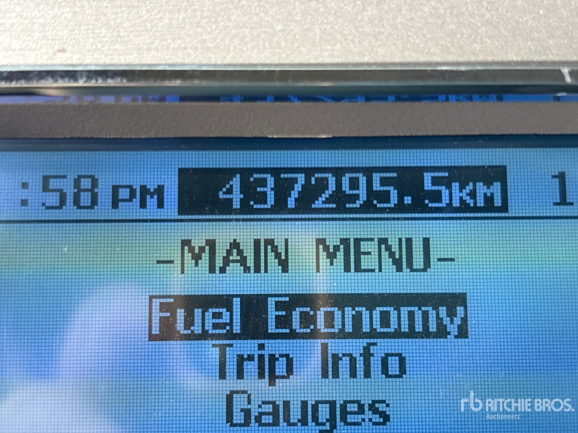 2013 Mack GU814