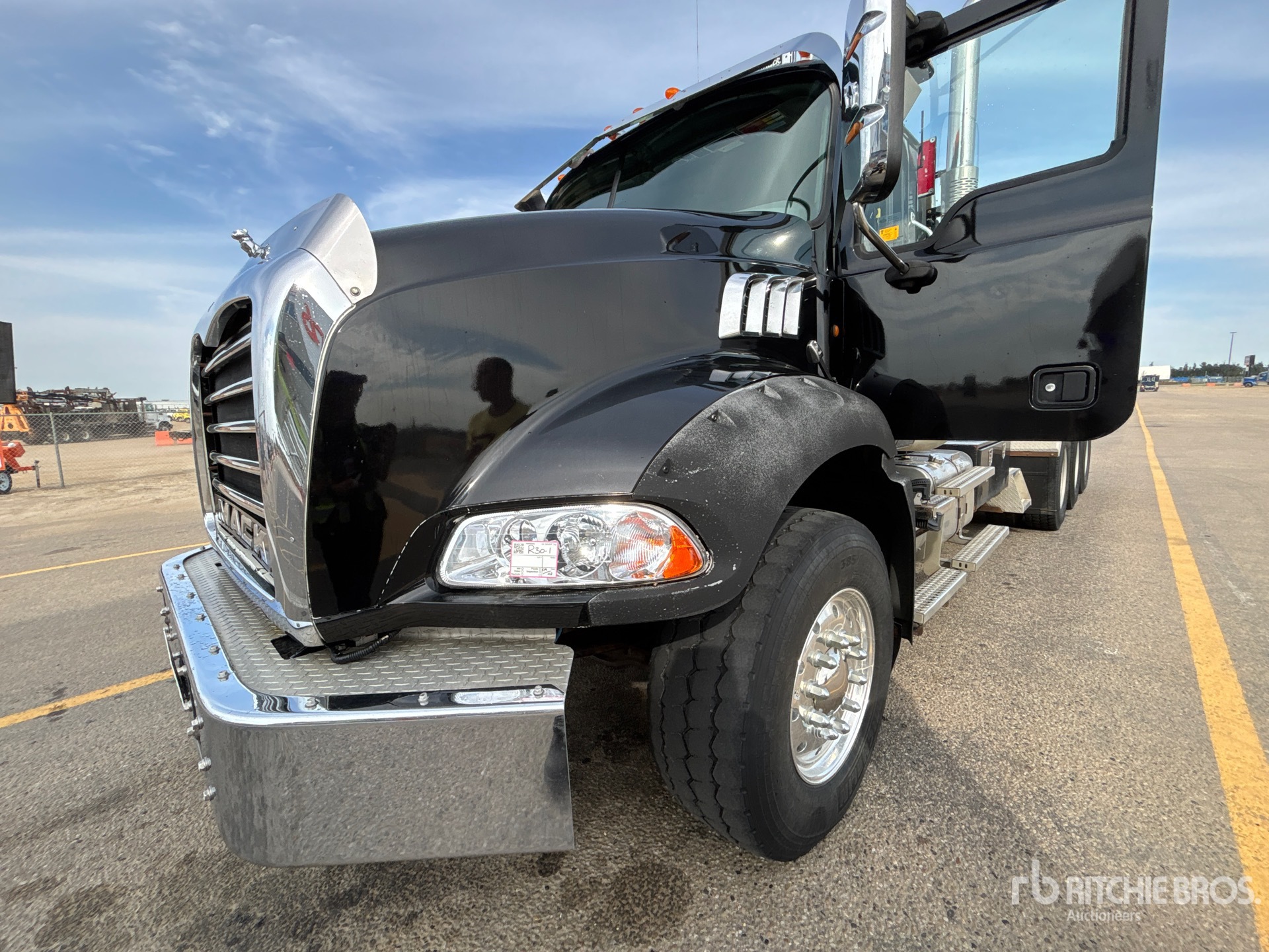 2013 Mack GU814