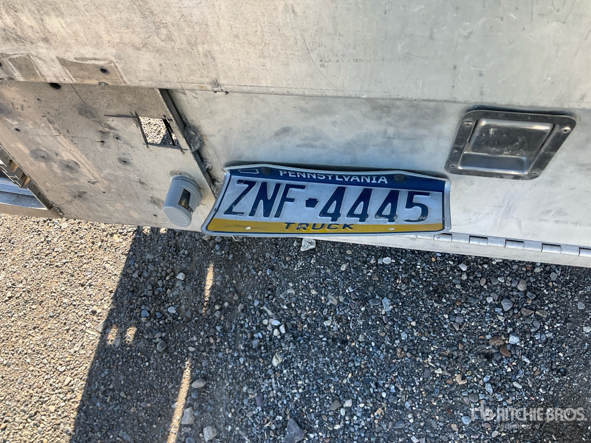 2003 Isuzu NPR