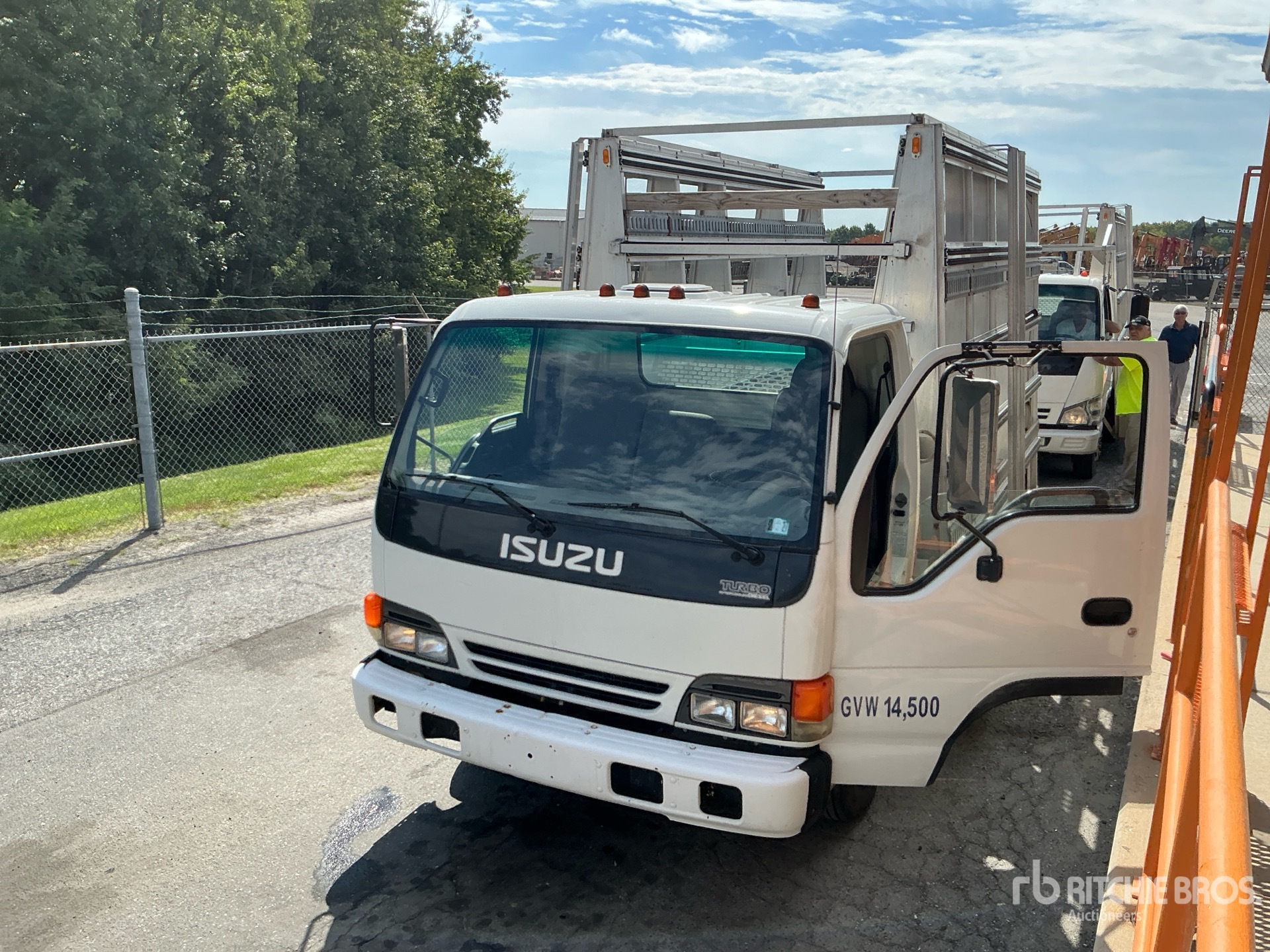 Photo of 2003 Isuzu NPR