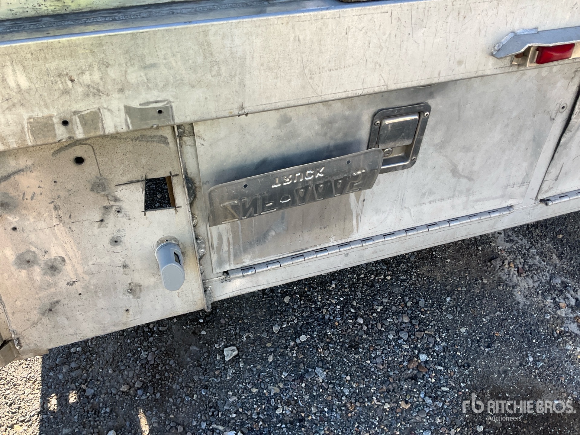 2003 Isuzu NPR