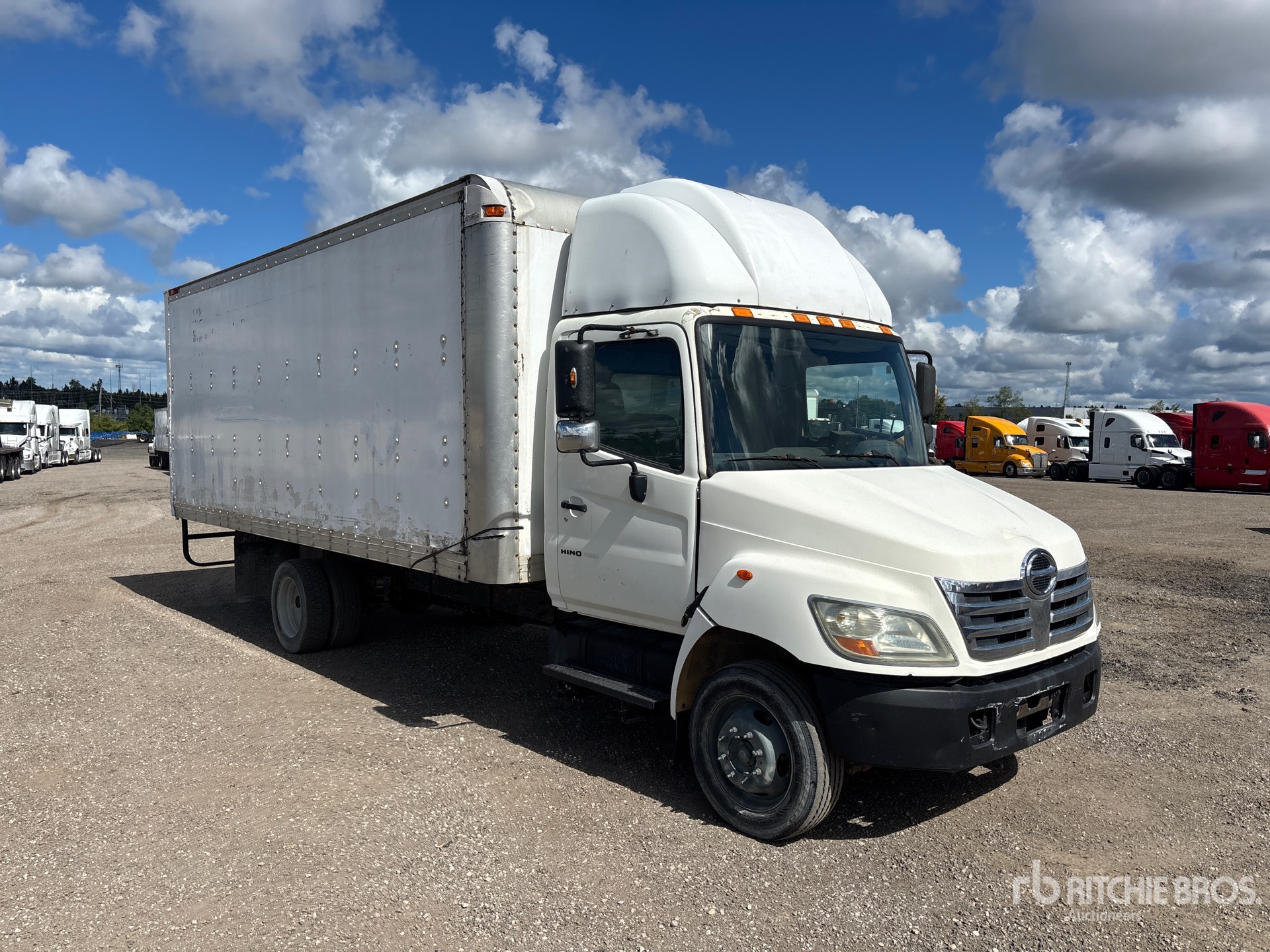 2008 Hino 185