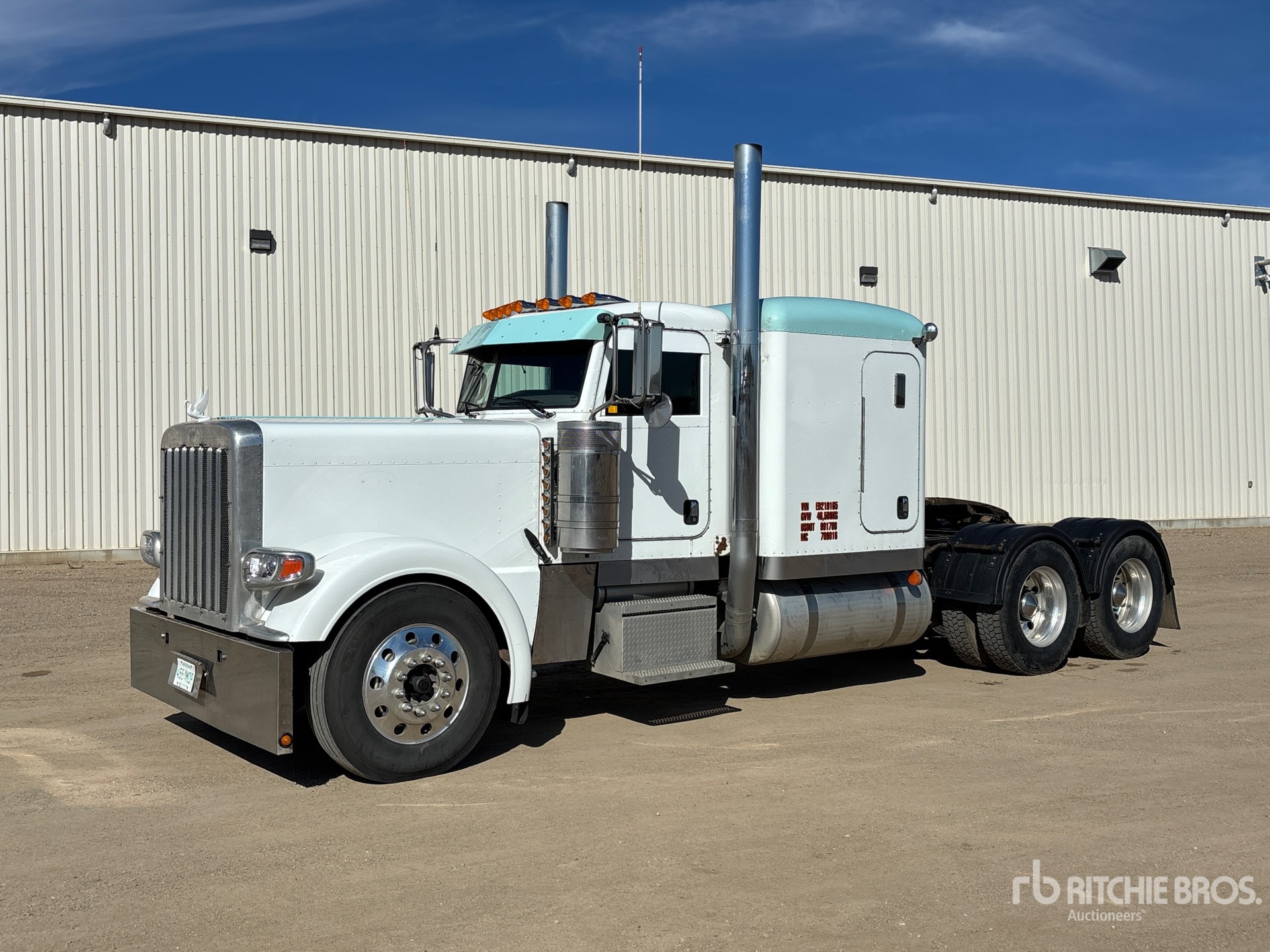 Photo of 2014 Peterbilt 389