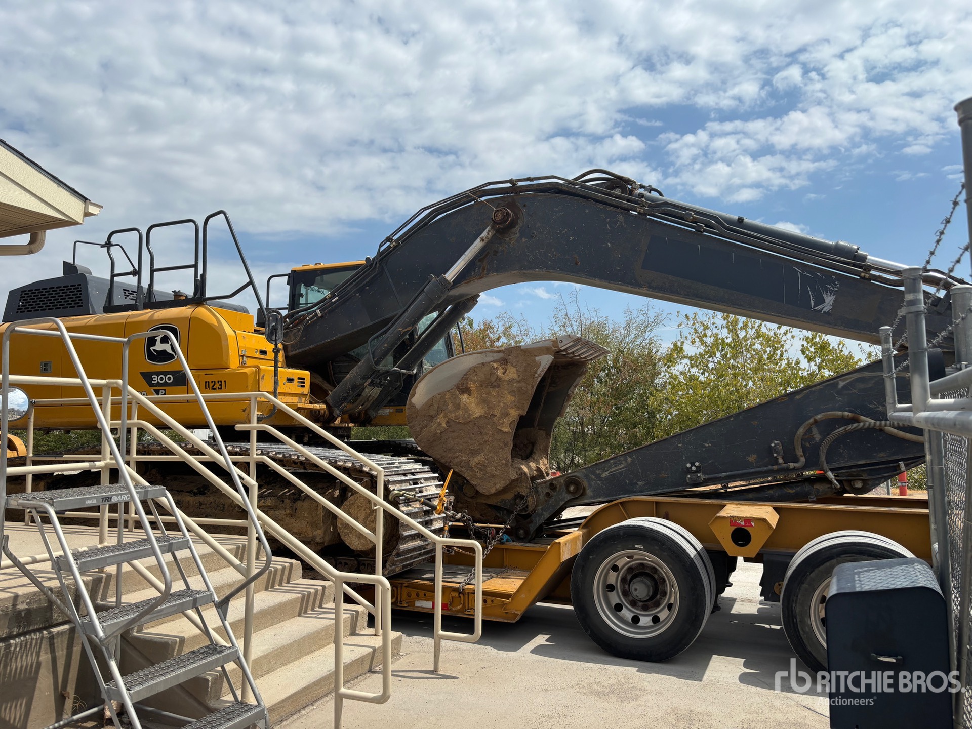 2023 John Deere 300 P-TIER
