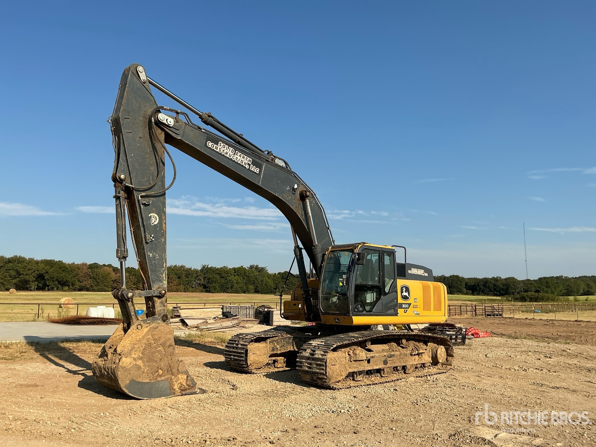Photo of 2023 John Deere 300 P-TIER