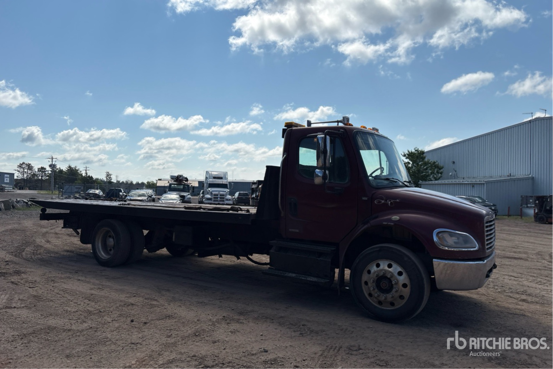 2013 Freightliner M2106