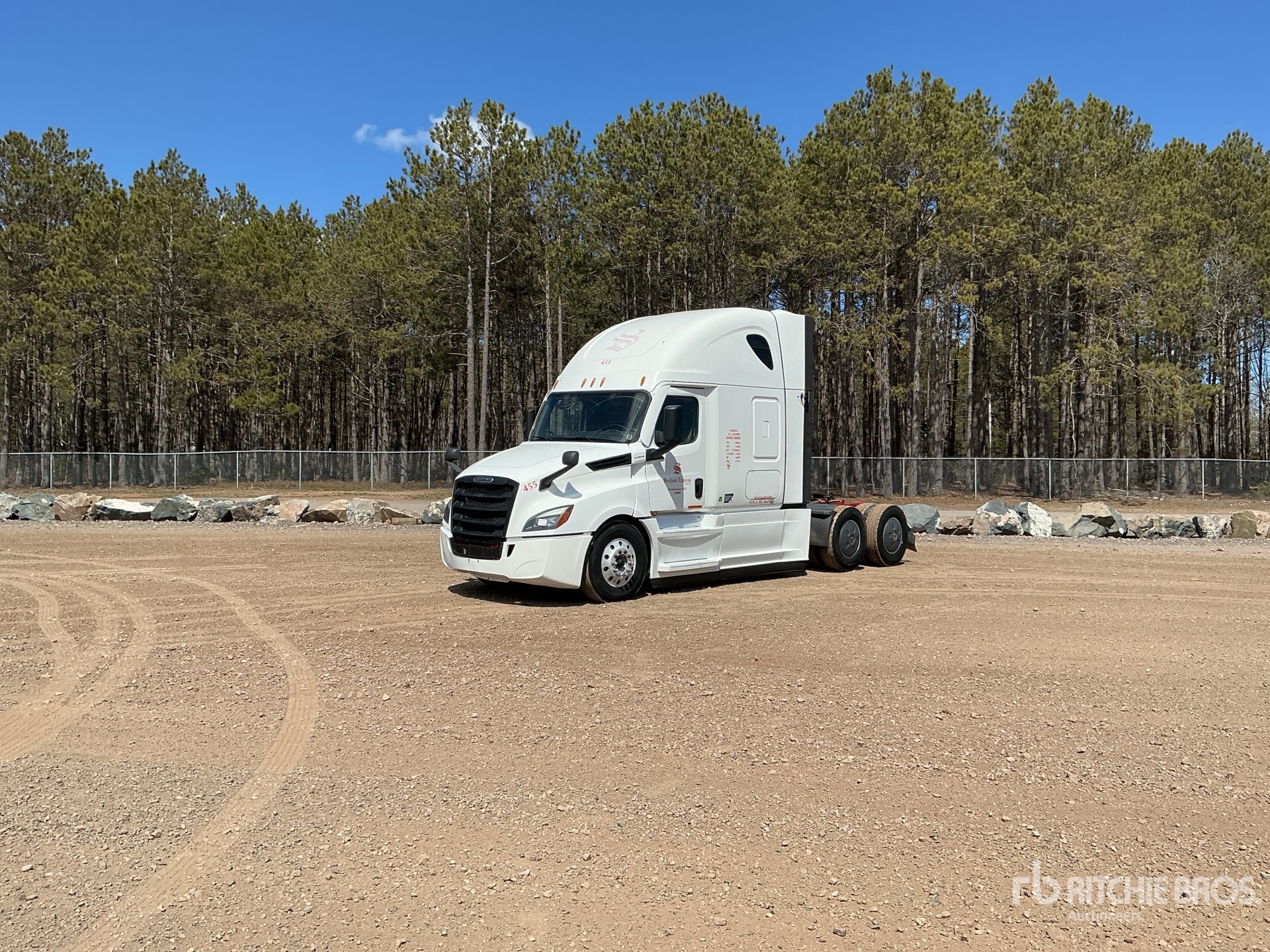 2020 Freightliner CASCADIA 126
