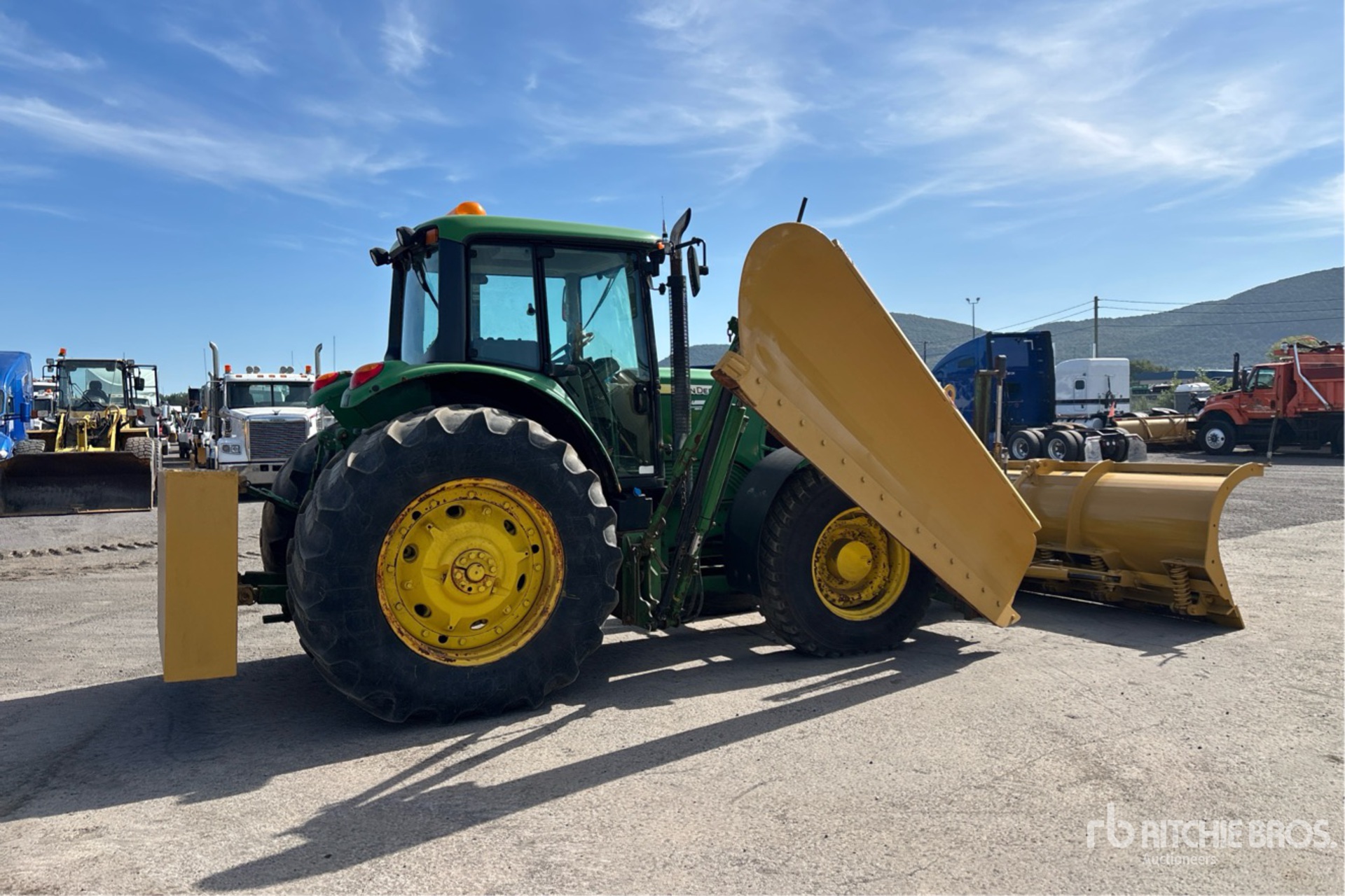 2008 John Deere 7330