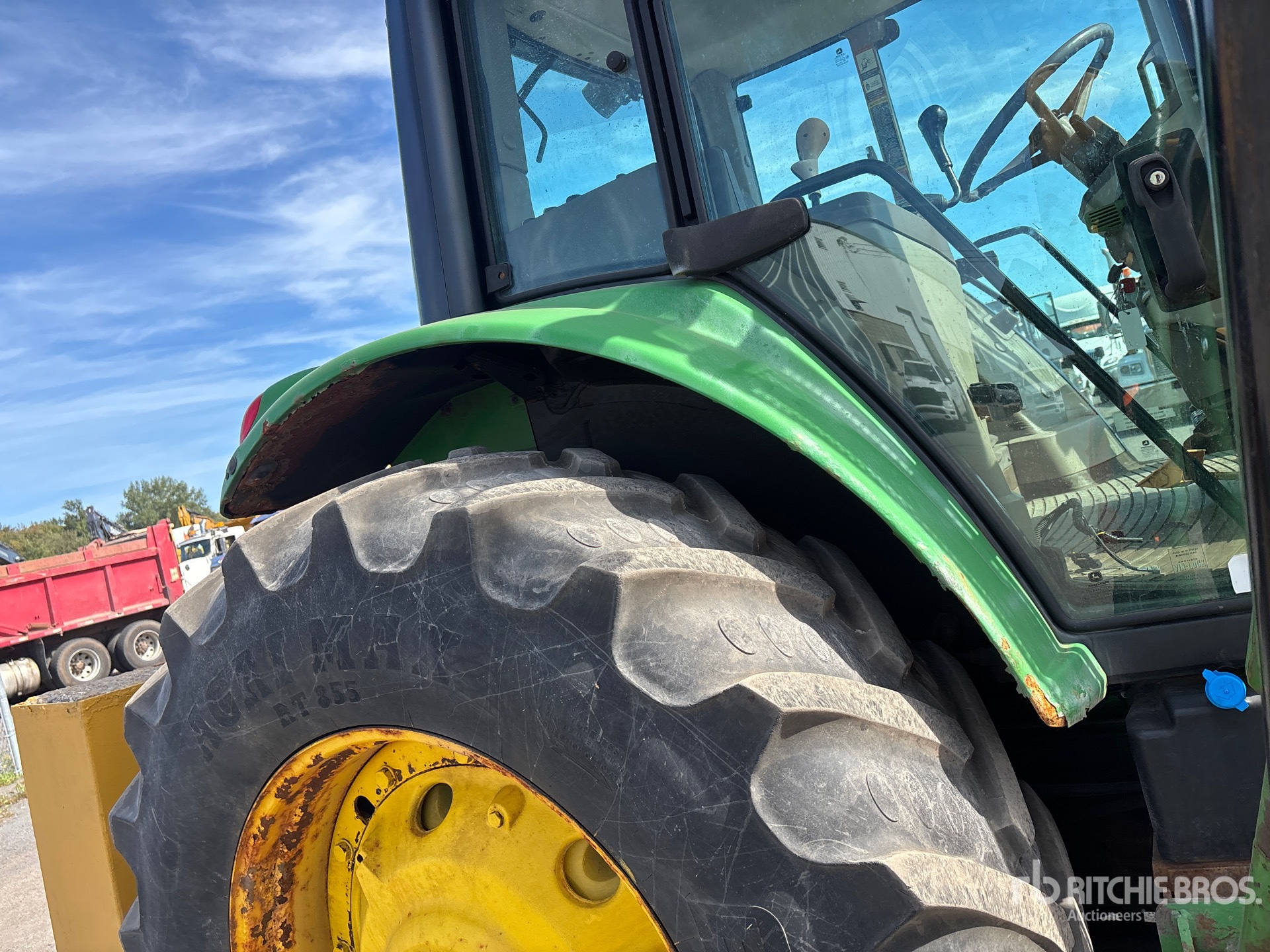 2008 John Deere 7330