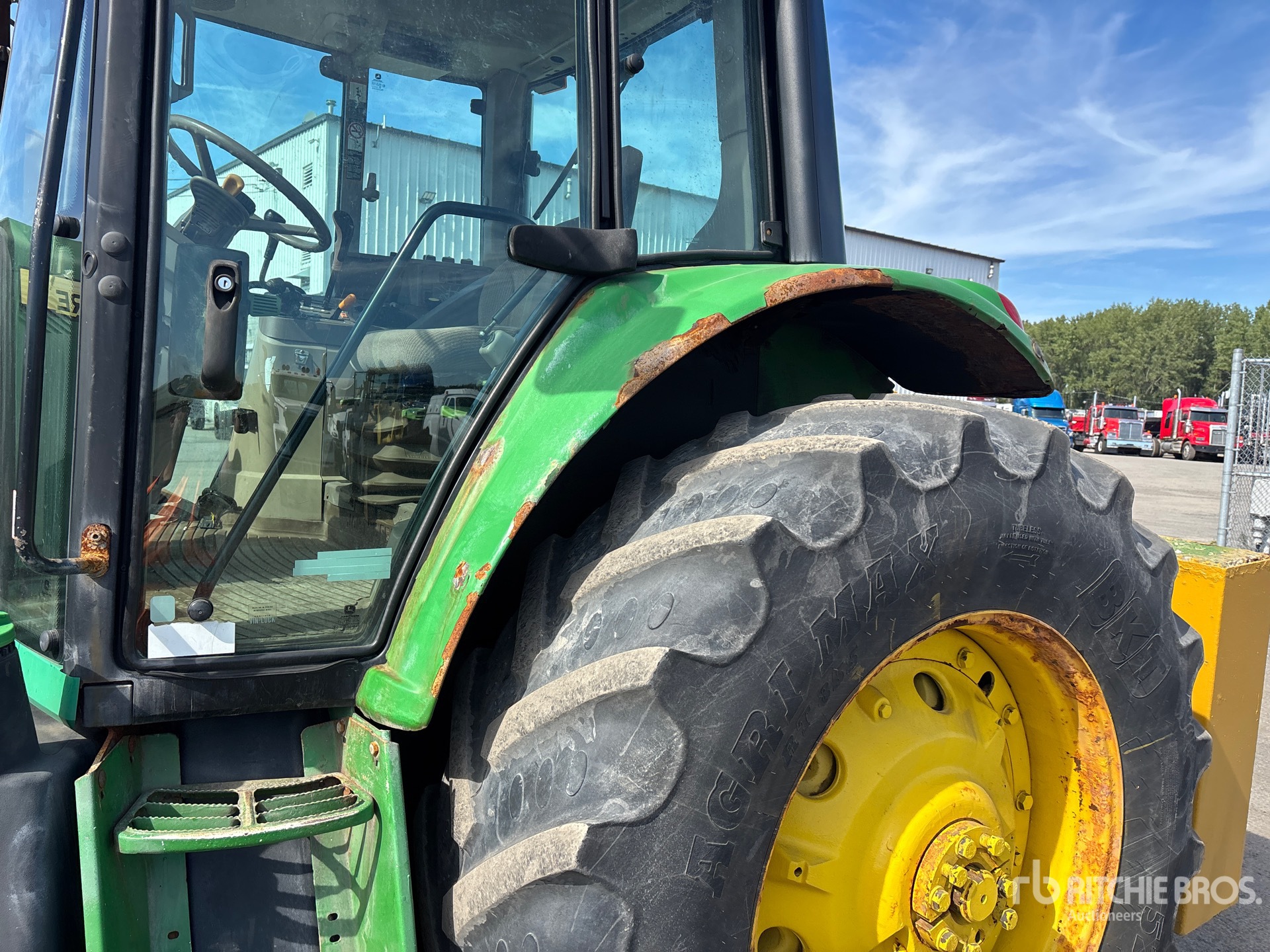 2008 John Deere 7330