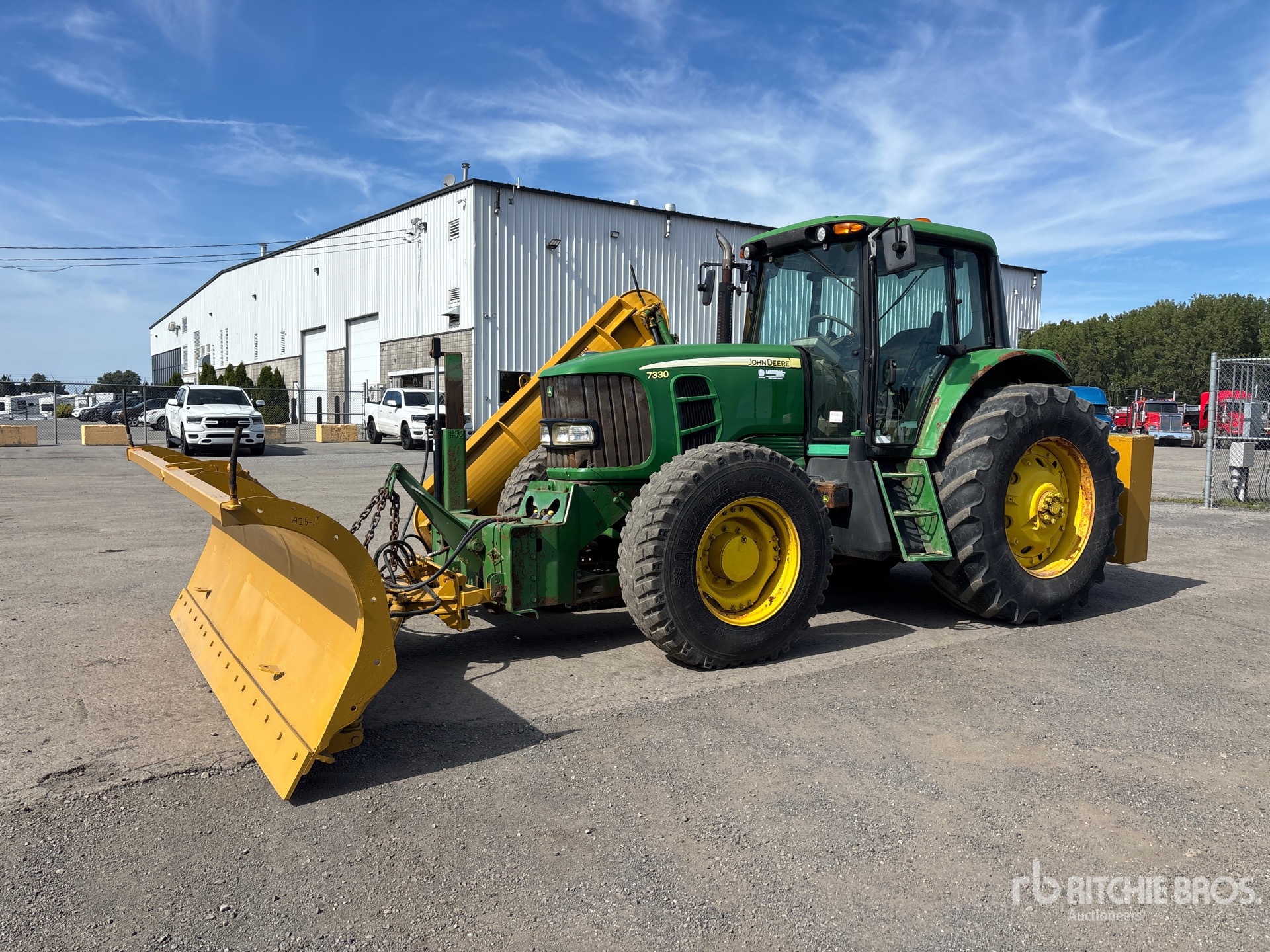 2008 John Deere 7330