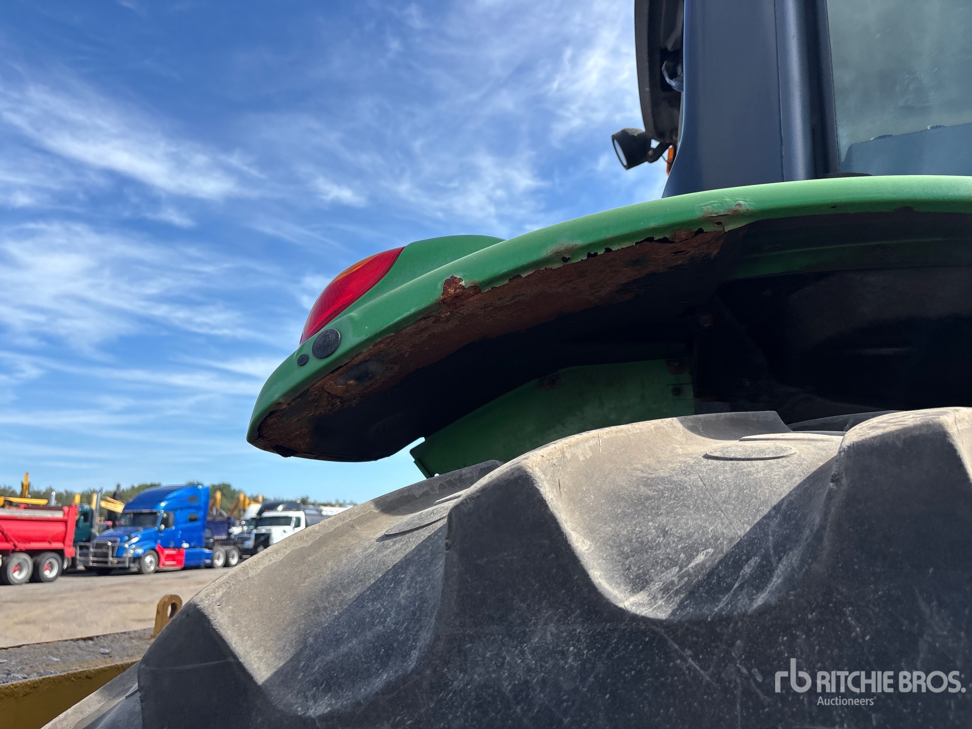 2008 John Deere 7330