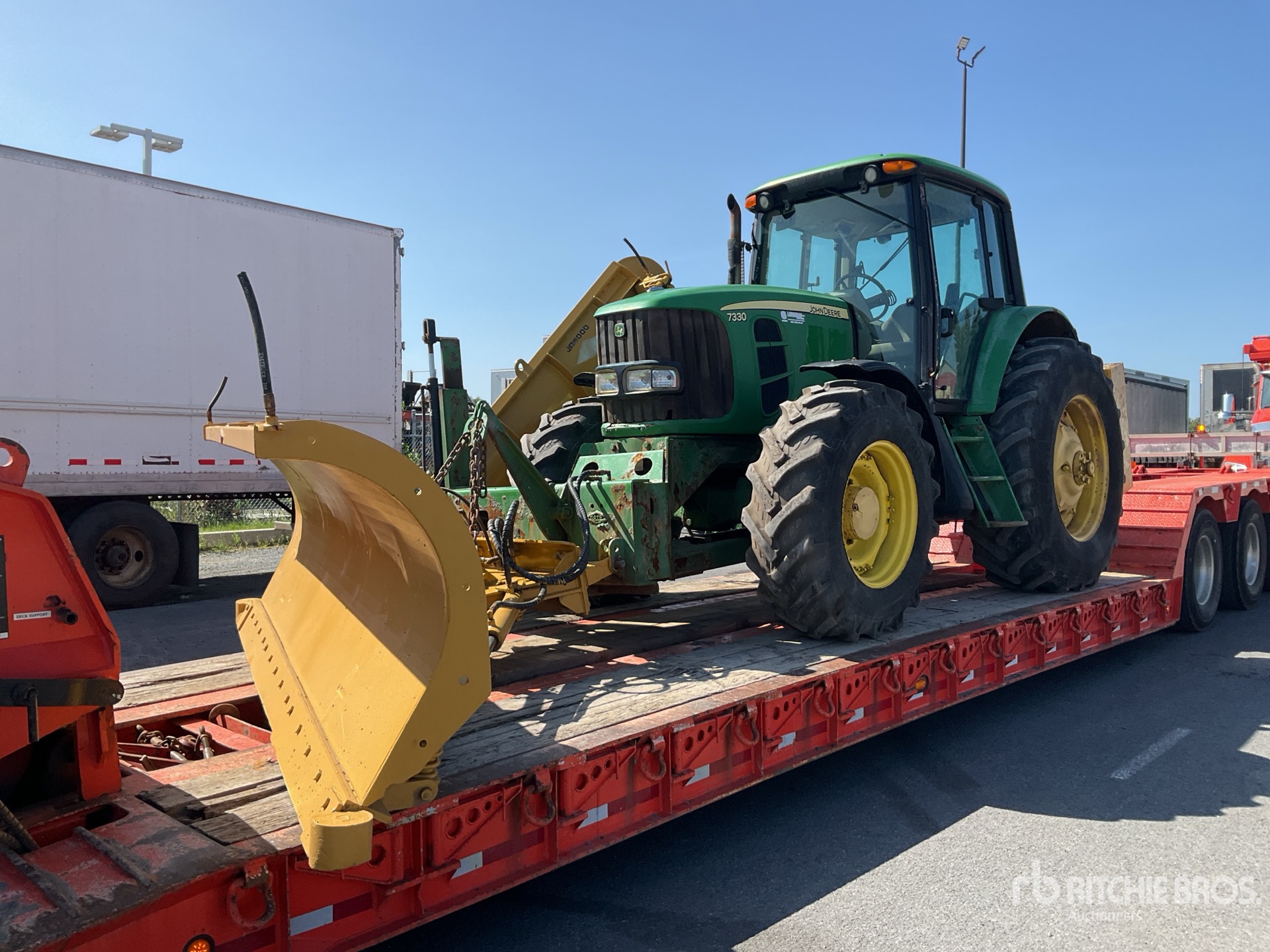 2008 John Deere 7330