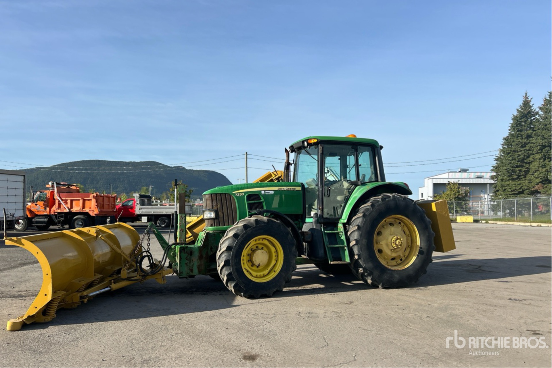 2008 John Deere 7330