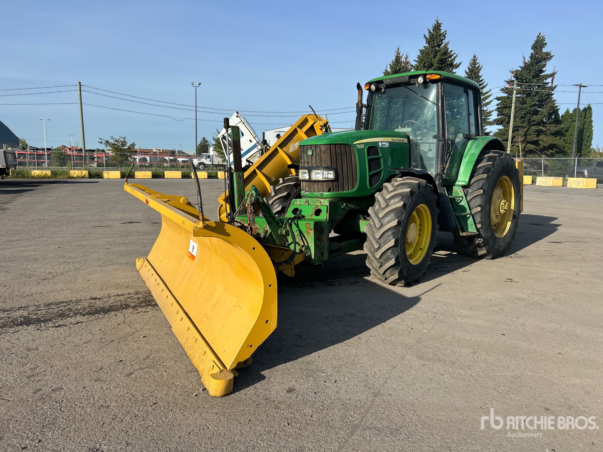 2008 John Deere 7330