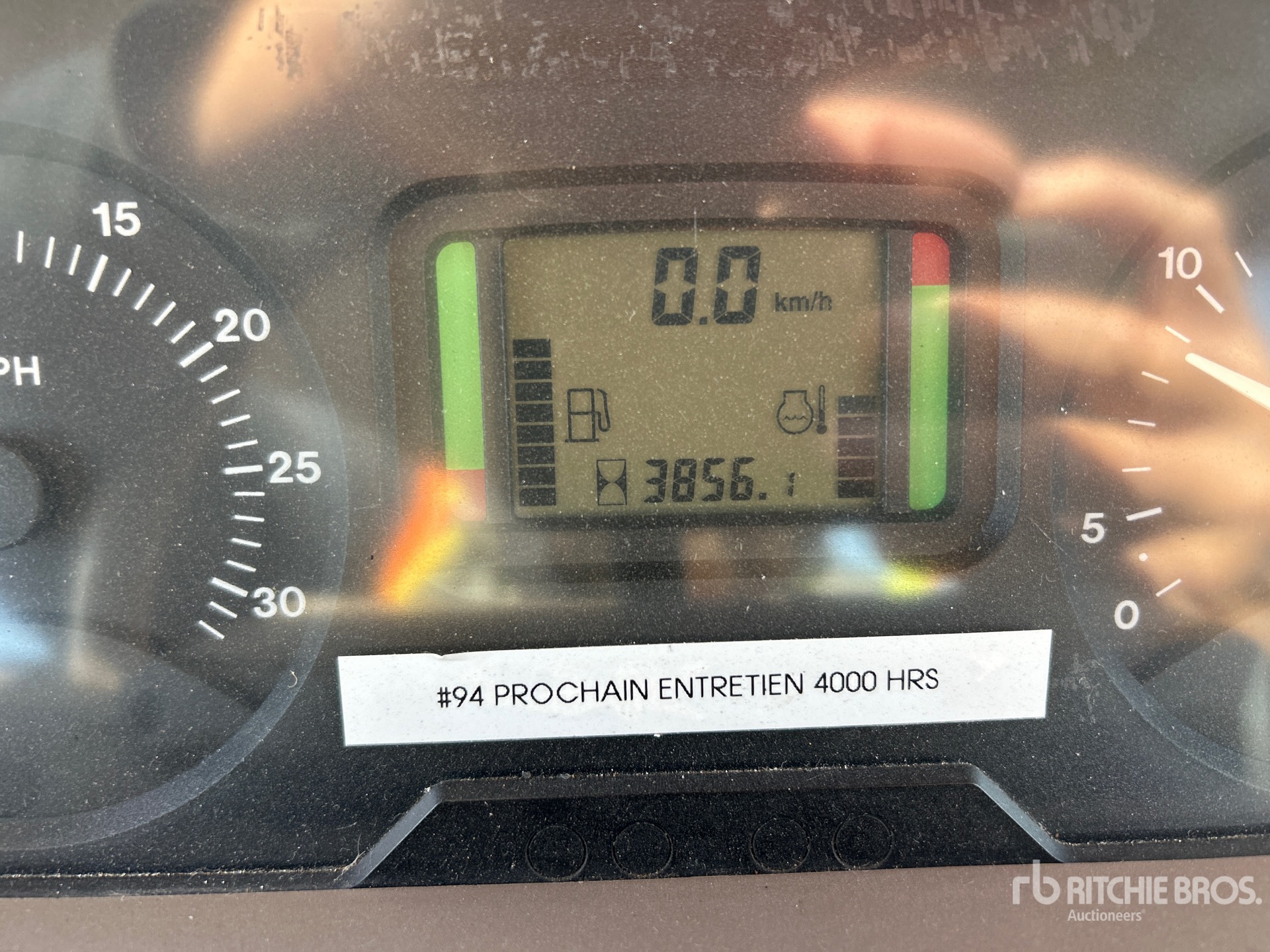 2008 John Deere 7330