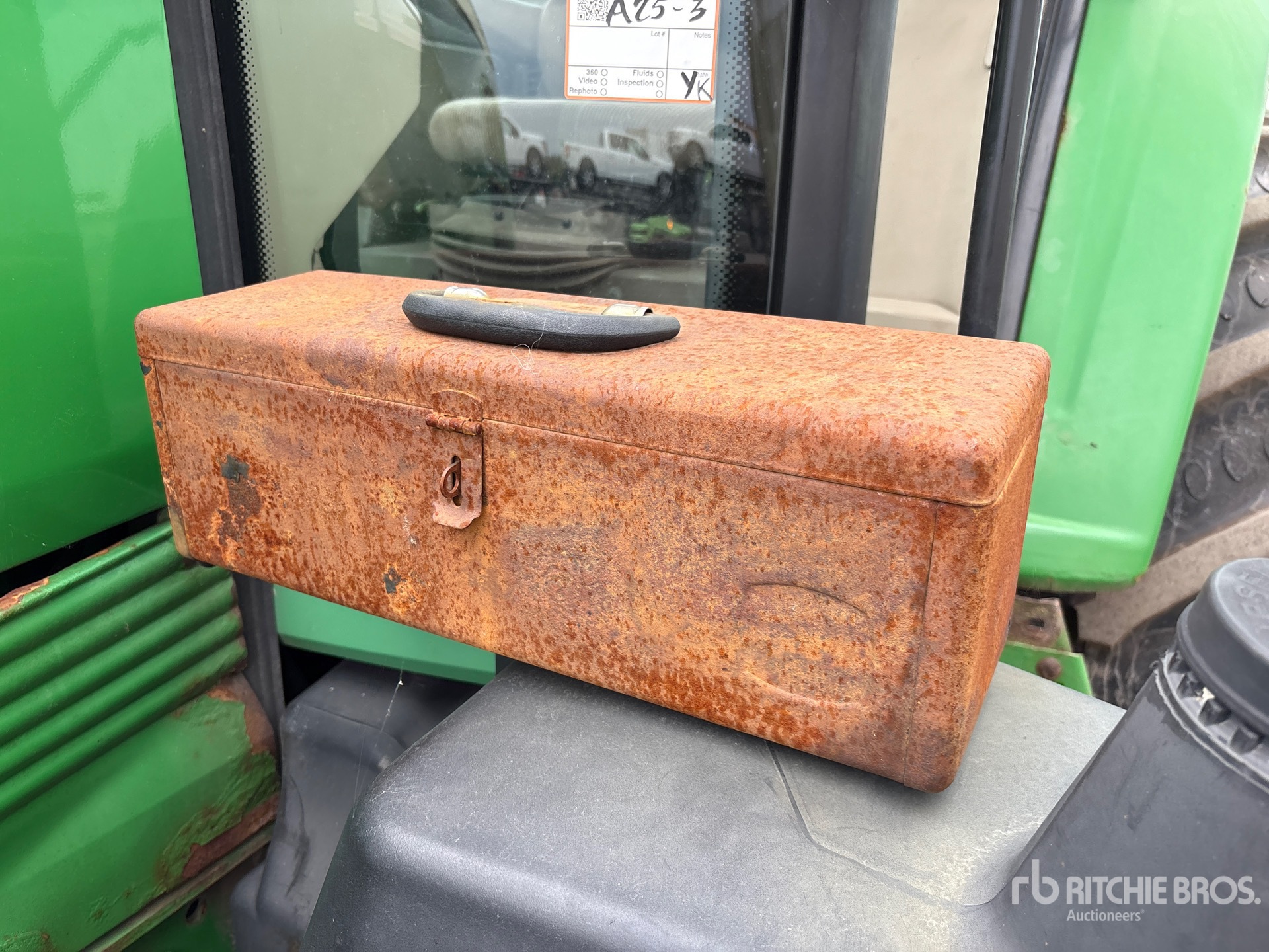 2011 John Deere 7330