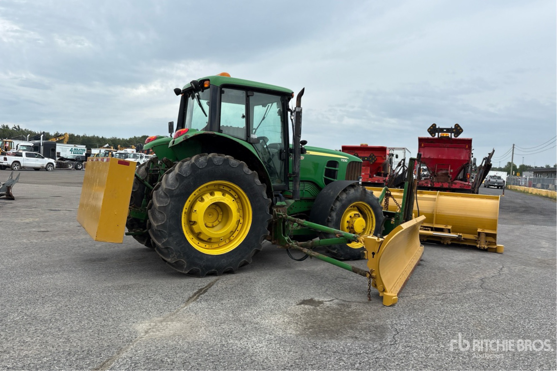 2011 John Deere 7330