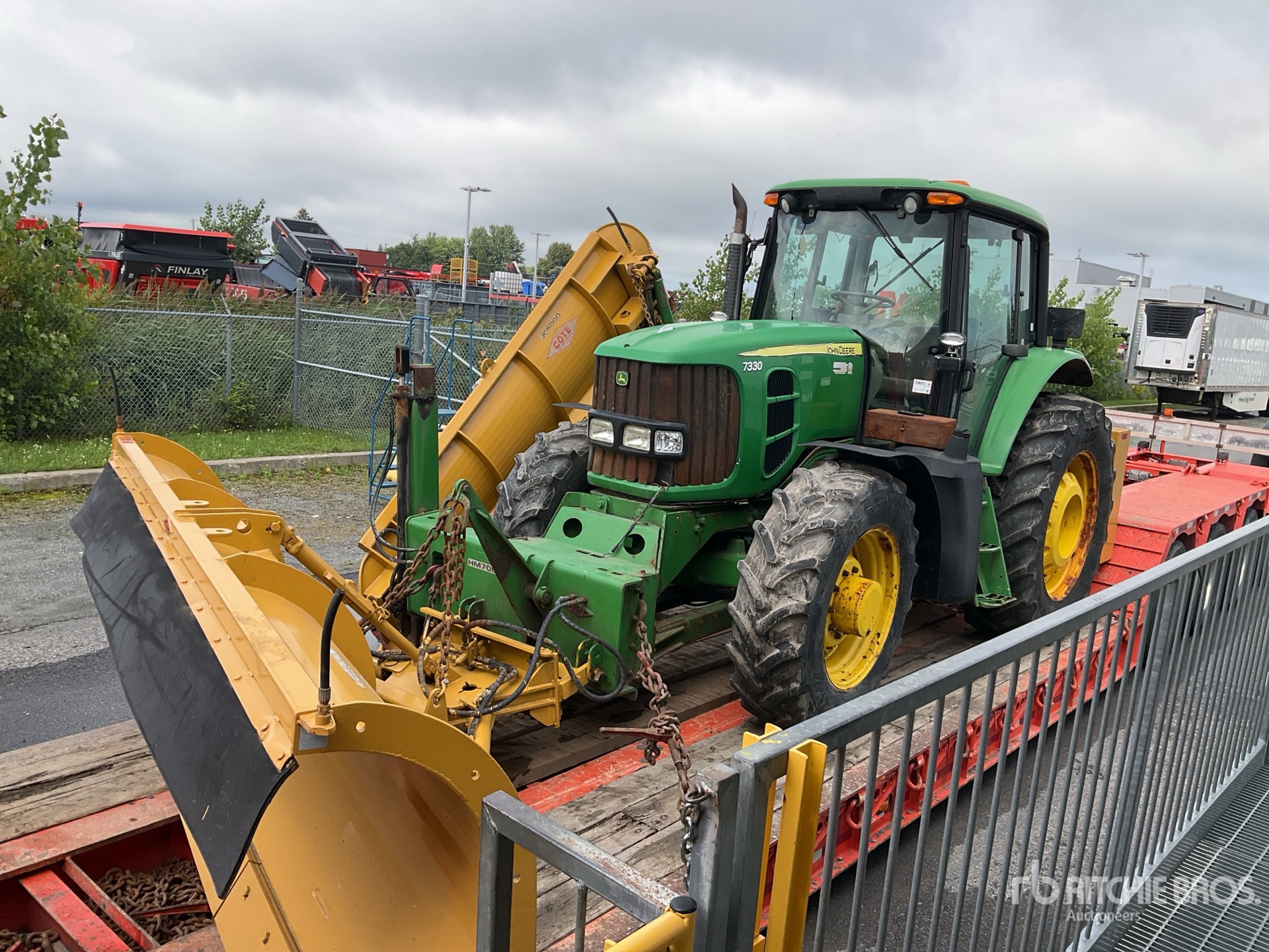 2011 John Deere 7330