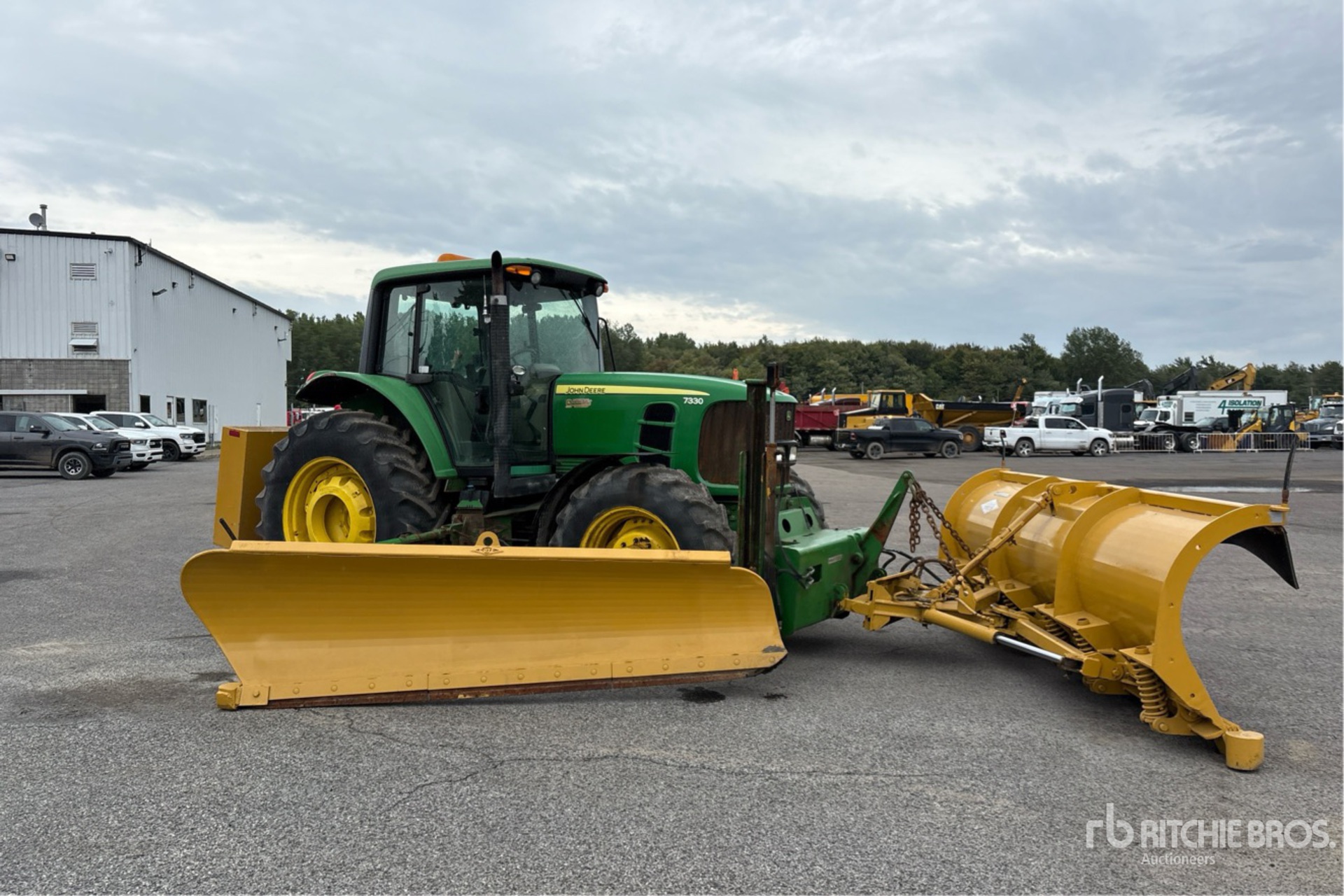 2011 John Deere 7330