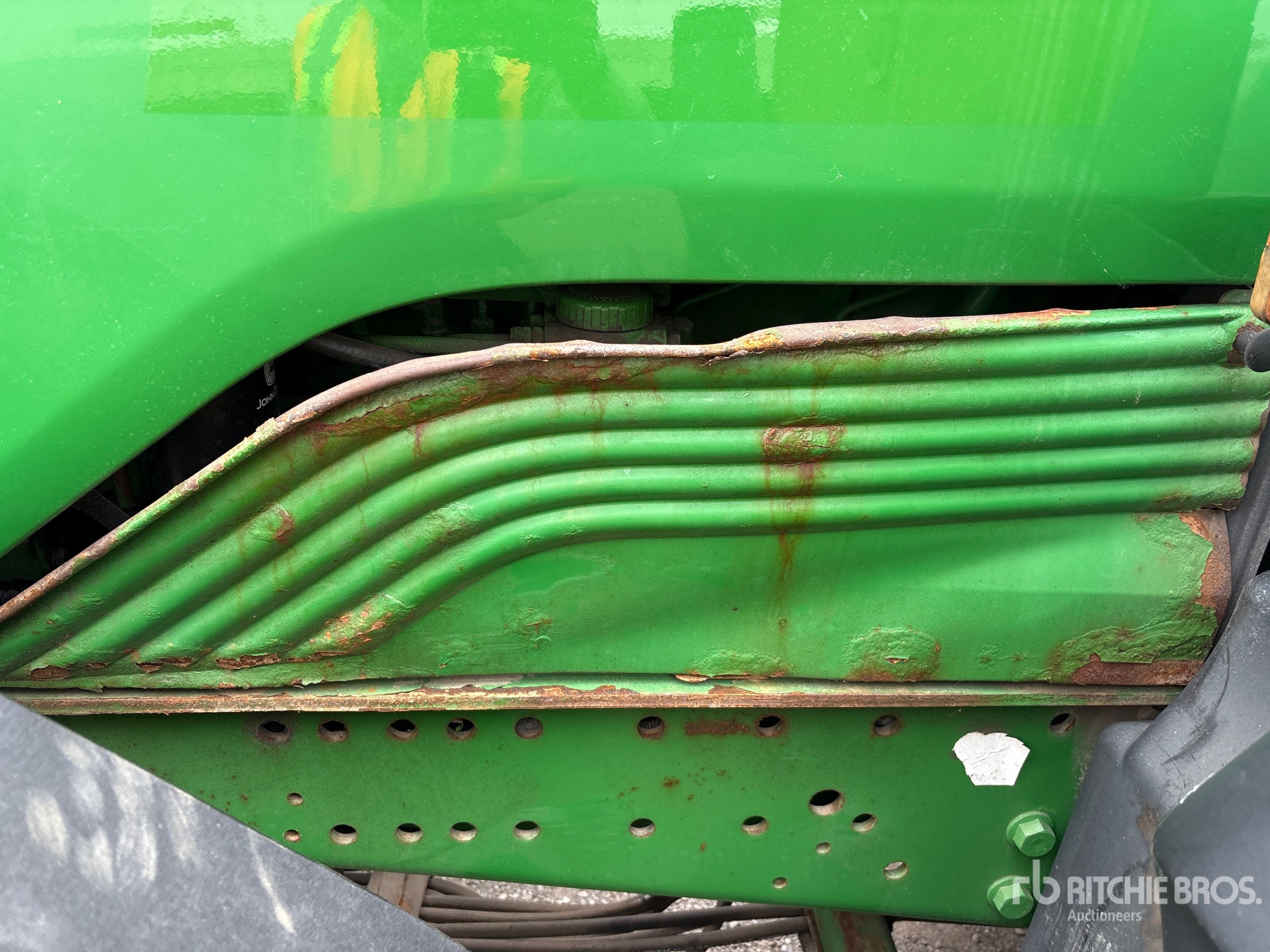 2011 John Deere 7330