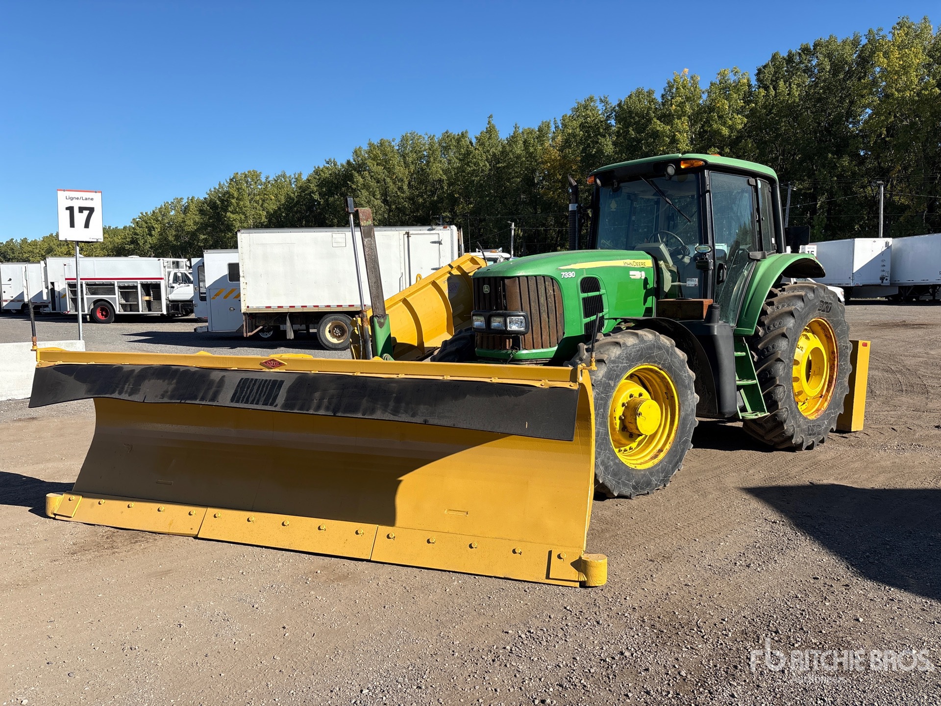 2011 John Deere 7330