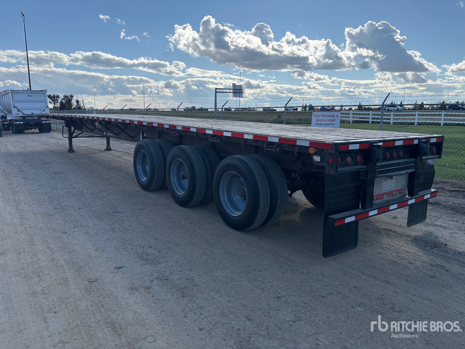 2005 Load King  53 FT TRI/A